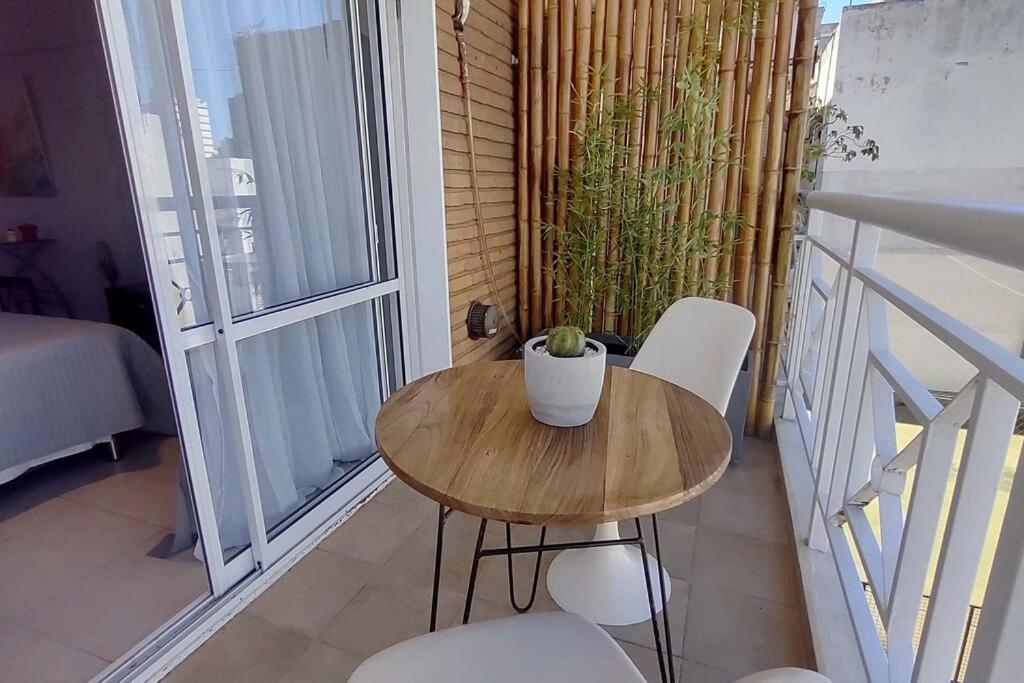 Technicolor Monoambiente Con Balcon Apartamento