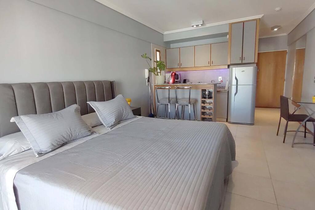 Apartamento Technicolor Monoambiente Con Balcon *