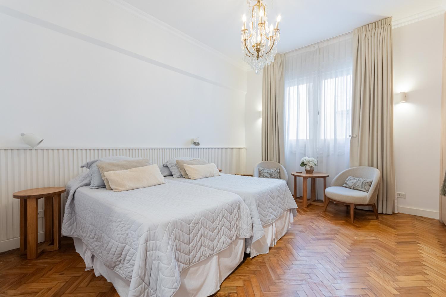 Espectacular Departamento Estilo Frances En La Mejor Zona De Recoleta Sobre La Calle Arenales Apartamento Buenos Aires