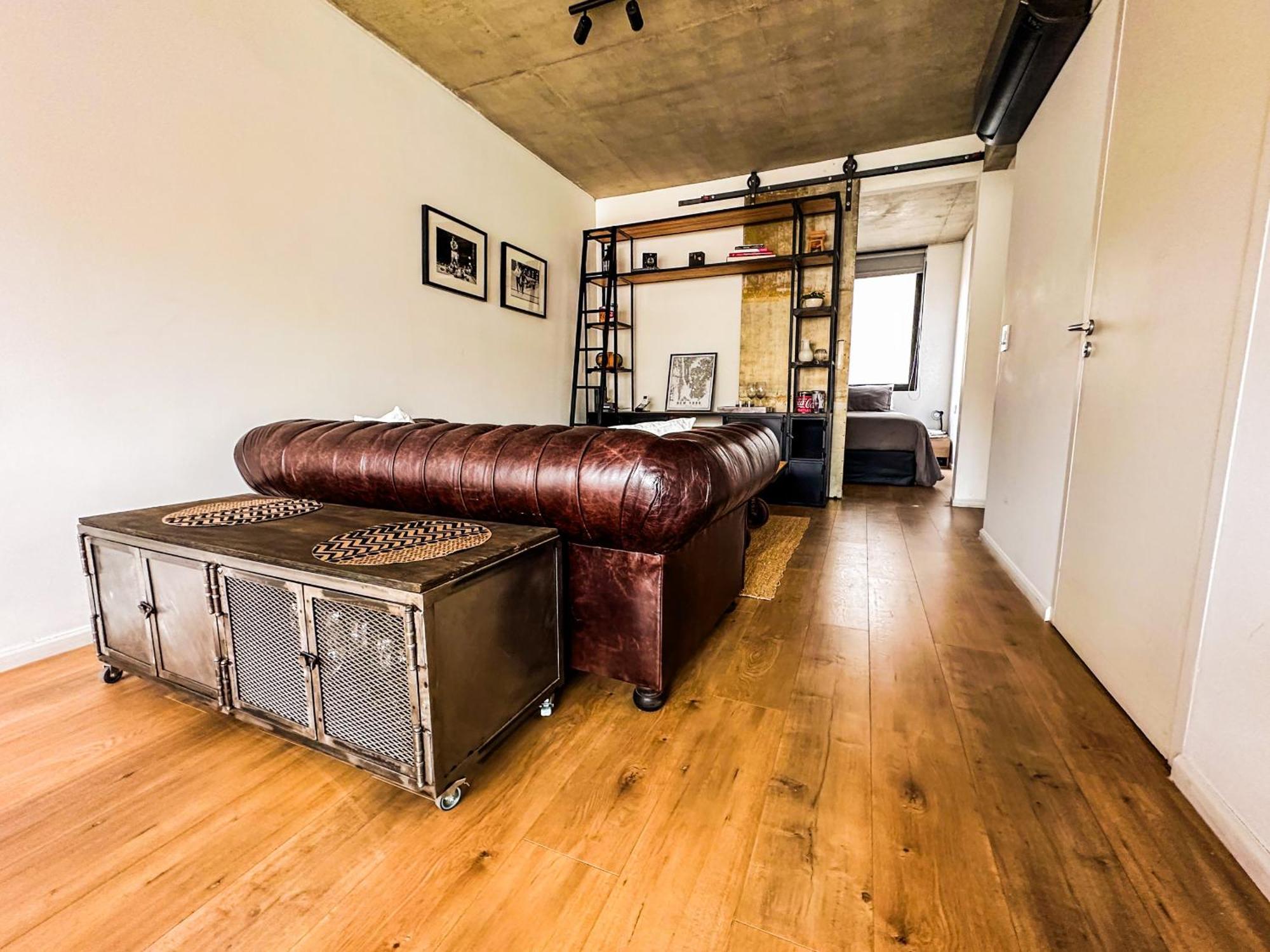 Rentup - Estilo Industrial Con Balcon Y Piscina En El Corazon De Palermo
