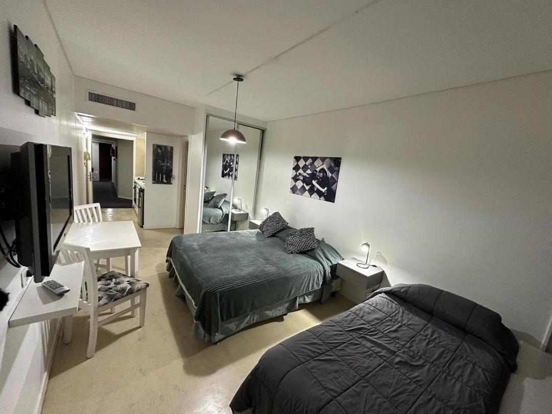 Departamento Para Tres Personas En Microcentro *