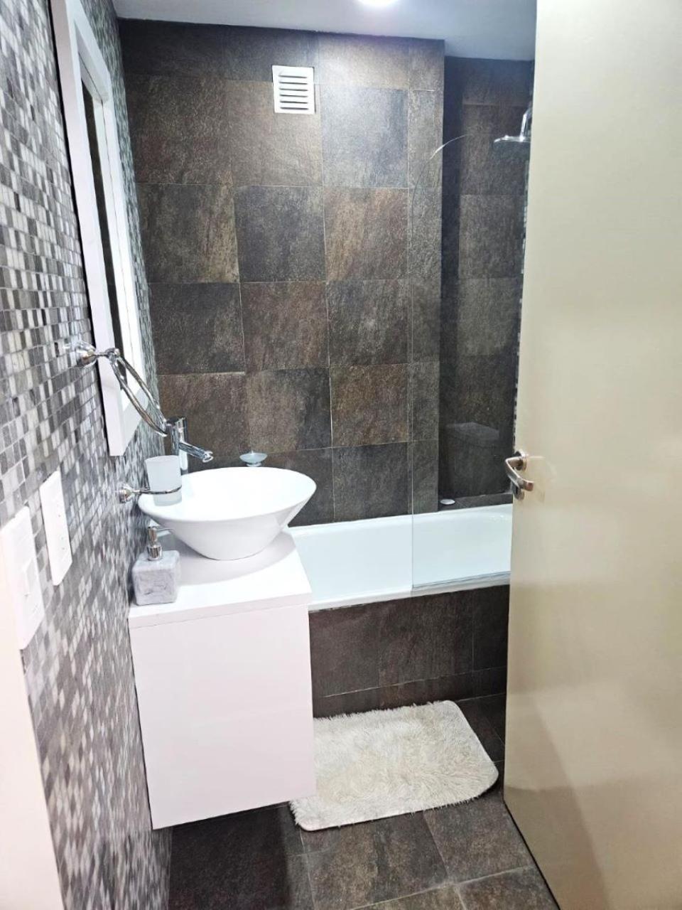 Apartamento Movistar Arena - Encantador Studio - - Gran Ubicacion - Comodo - Luminoso- Equipado - Cerca Metro Y Metrobus *