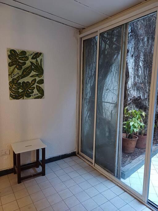 Espacioso Y Moderno Departamento Con Patio Apartamento