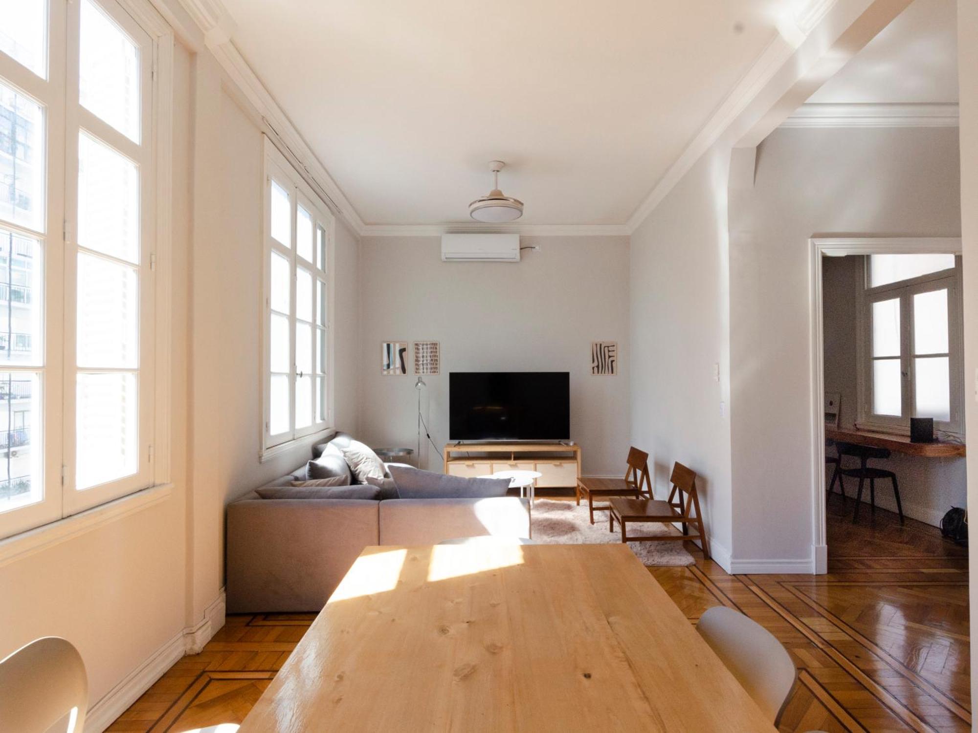Nuoma Corrientes - 4 Guests - Location *