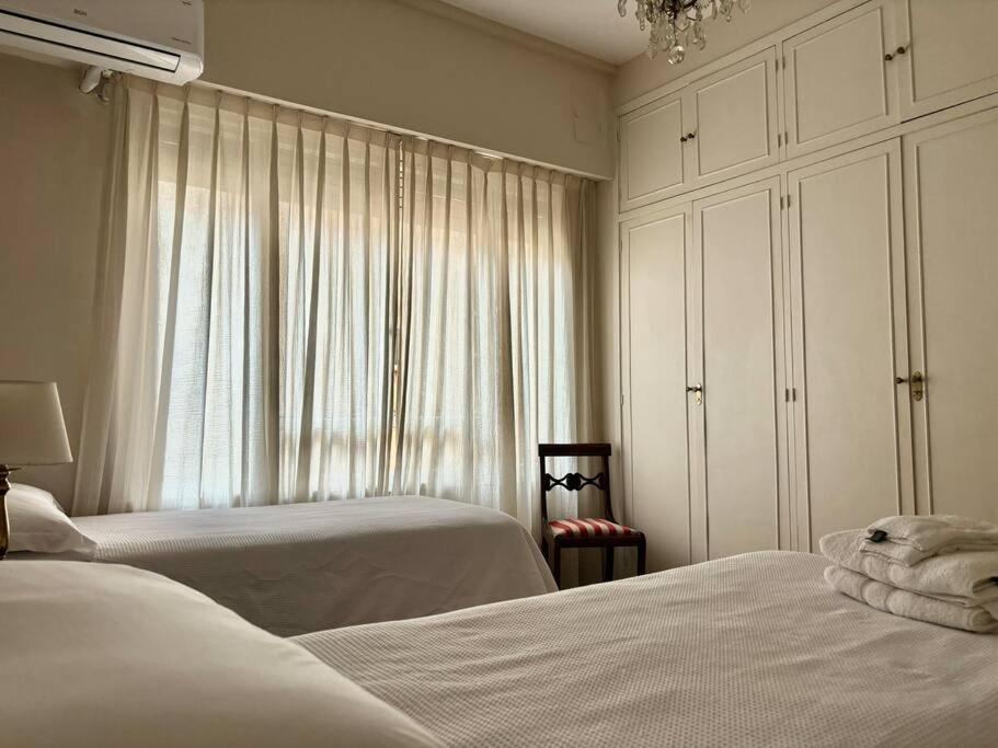 Elegante Y Amplio Departamento *