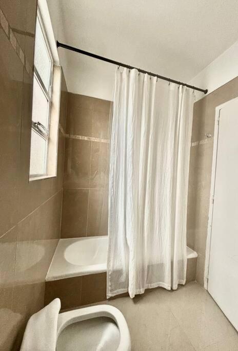 Elegante Y Amplio Departamento * Ciudad Autónoma de Buenos Aires