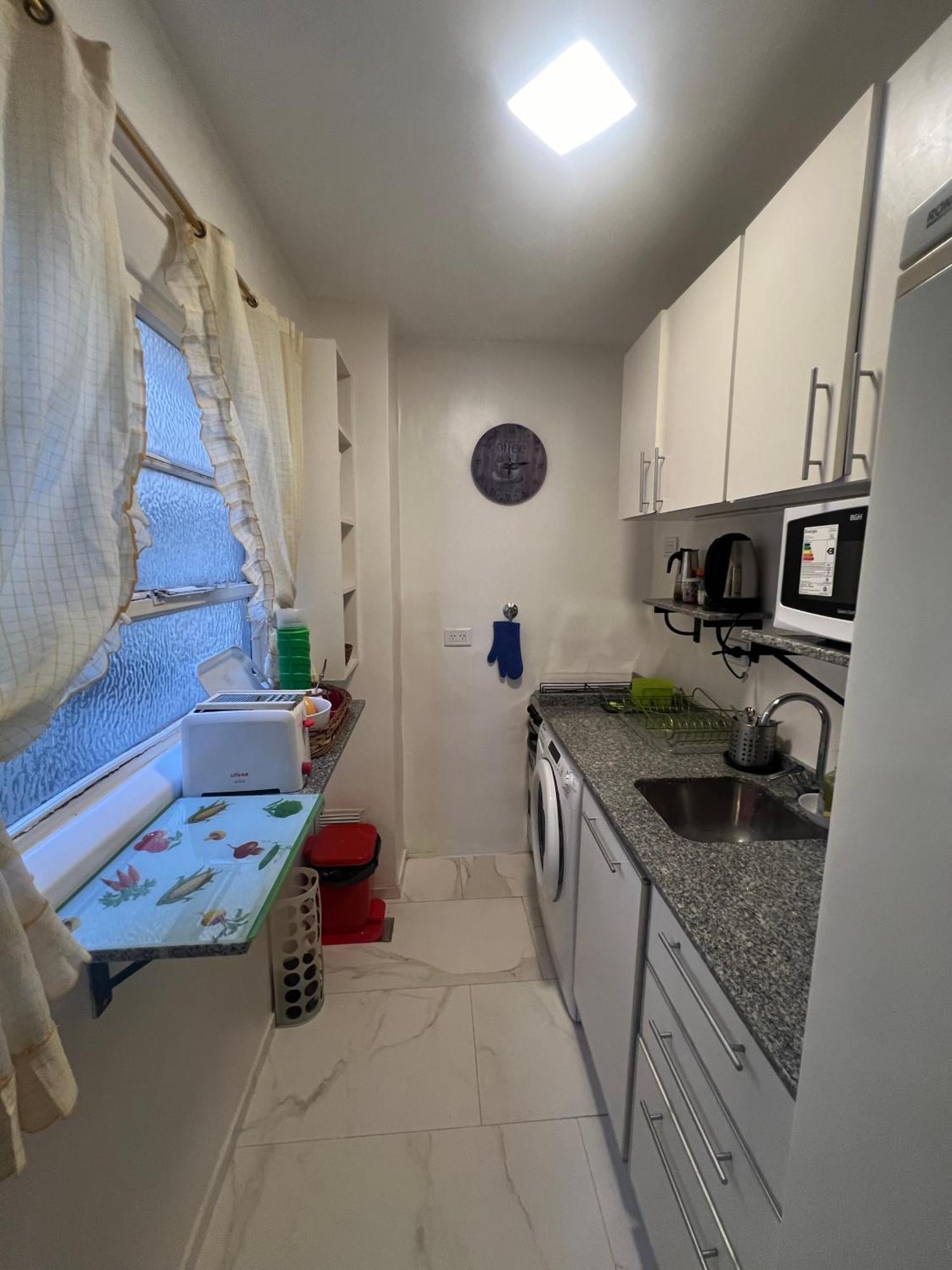 2 Ambientes En El Centro, A Metros Calle Florida - Ubicacion Estupenda