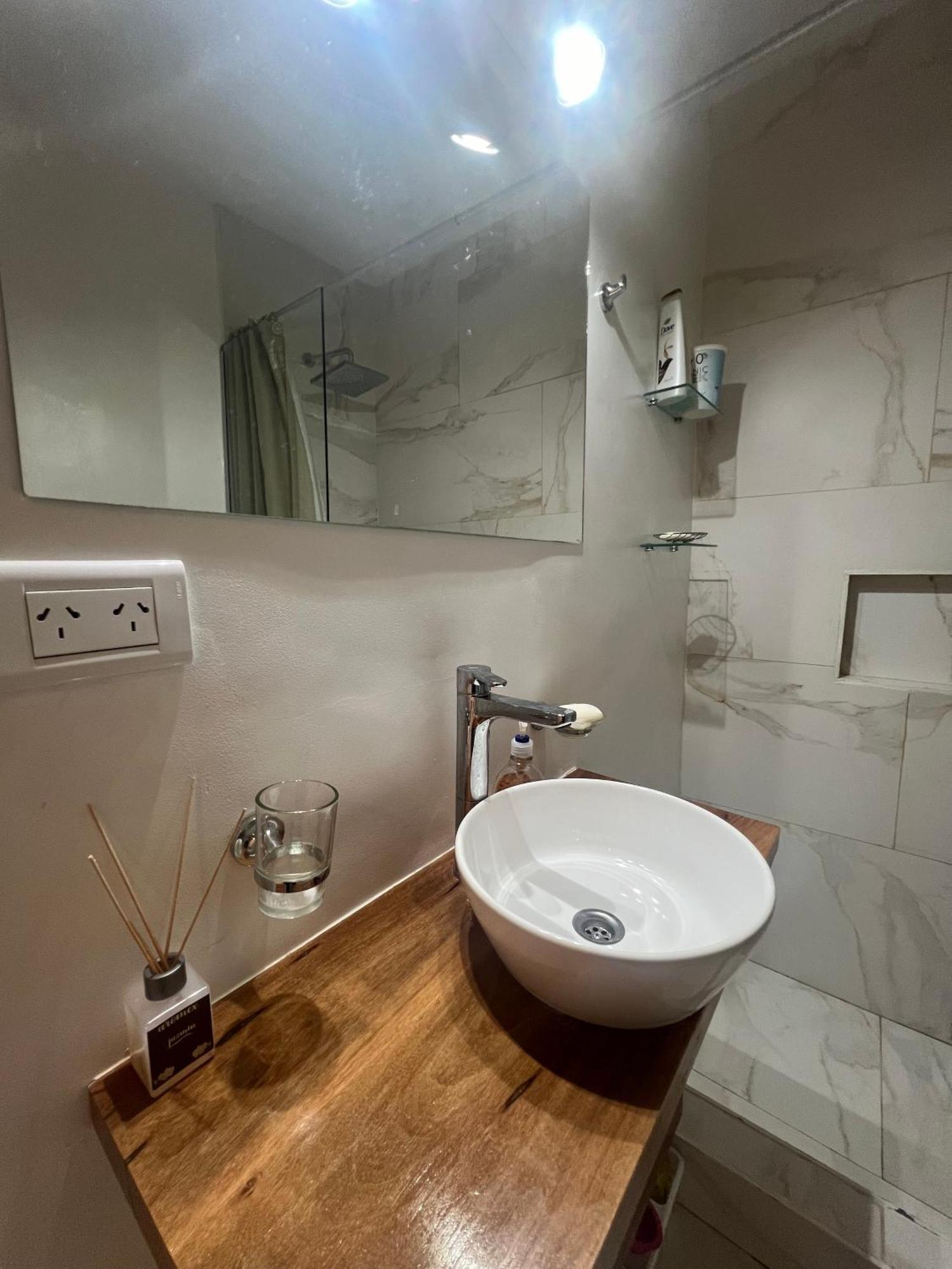 2 Ambientes En El Centro, A Metros Calle Florida - Ubicacion Estupenda Apartamento