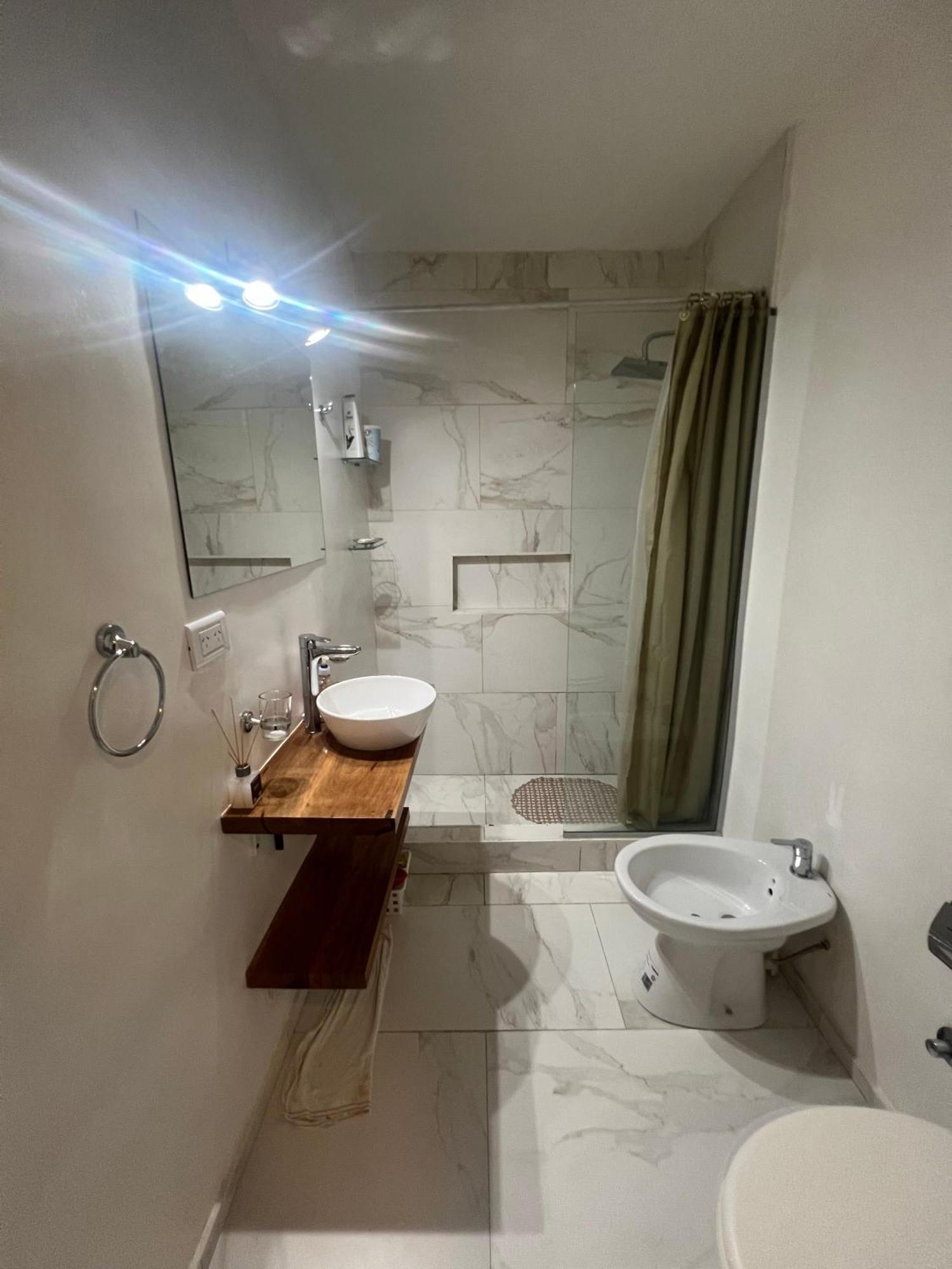 Apartamento 2 Ambientes En El Centro, A Metros Calle Florida - Ubicacion Estupenda
