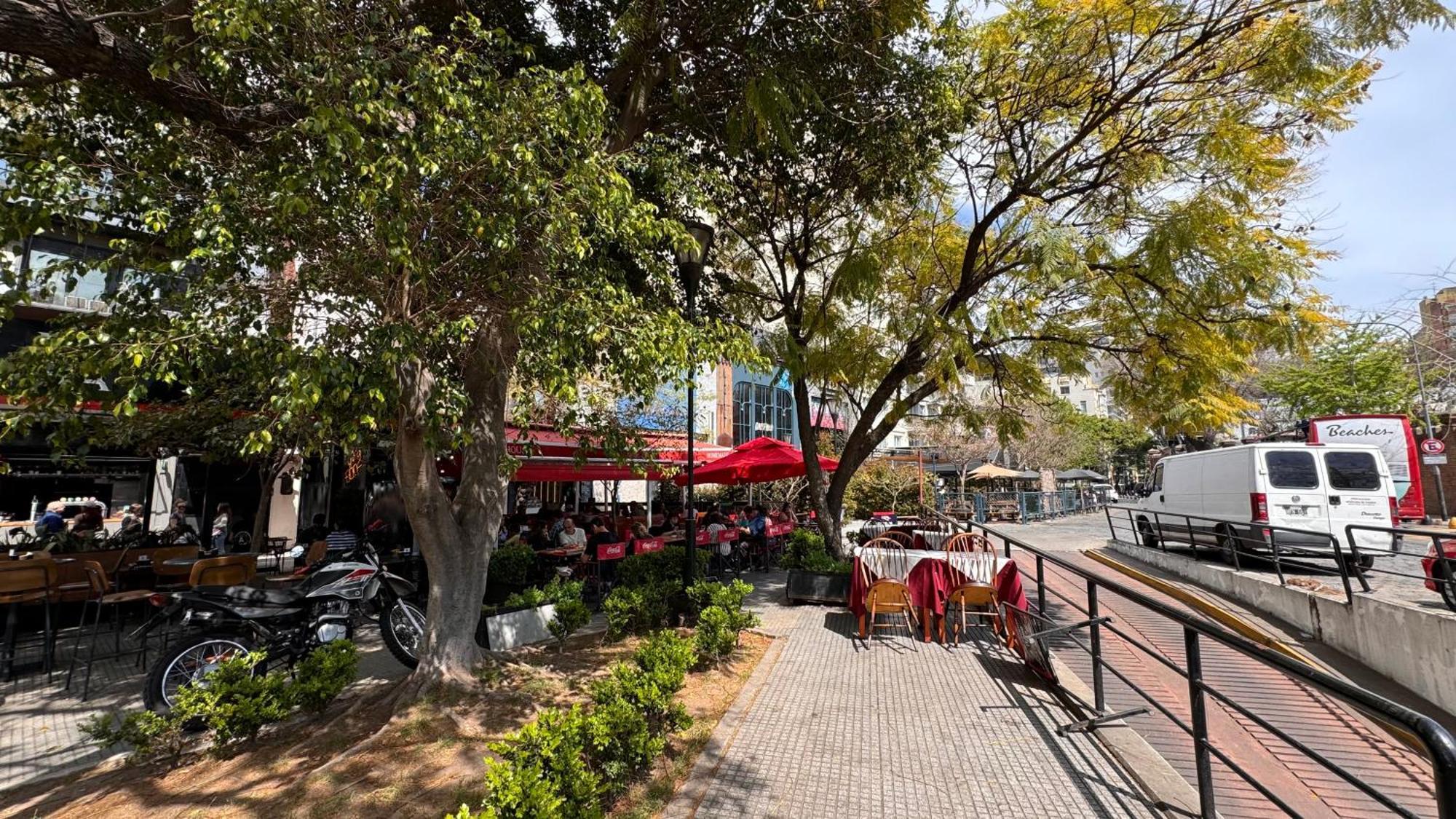 Mc Recoleta - Azcuenaga Buenos Aires