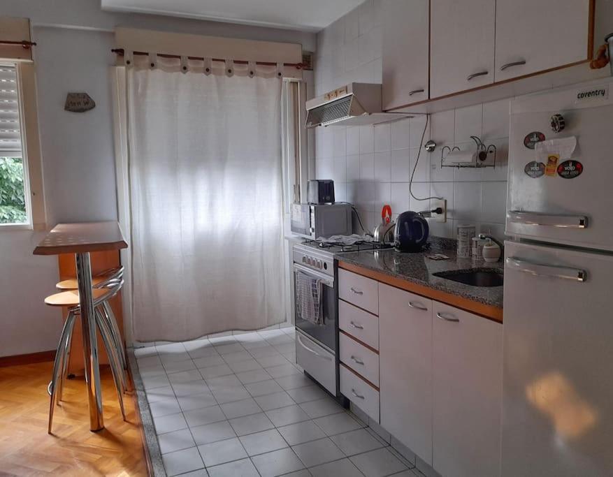 Apartamento Departamento De Dos Ambientes Con Amplio Balcon, Muy Luminoso