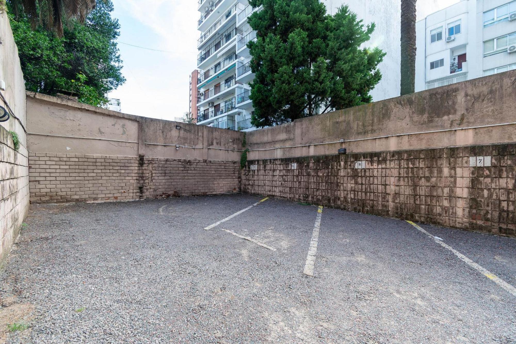 Espacioso Departamento Con Cochera En Recoleta * Ciudad Autónoma de Buenos Aires