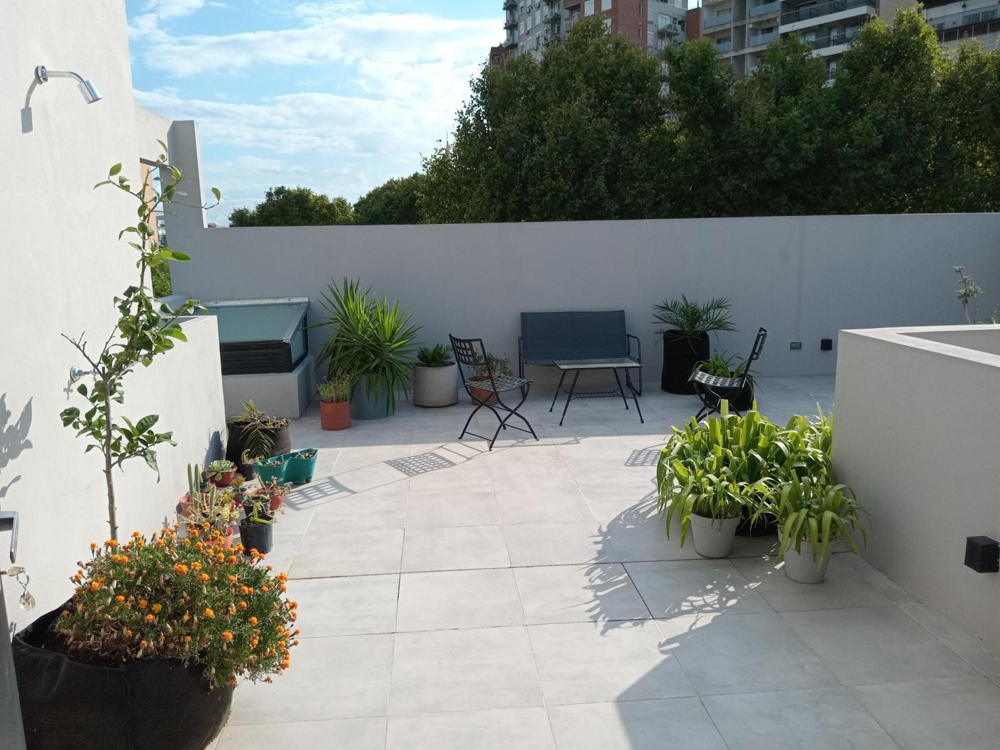 Con Bano Uso Exclusivo En Casa Compartida En Primer Piso Por Escalera Habitación en casa particular Ciudad Autónoma de Buenos Aires