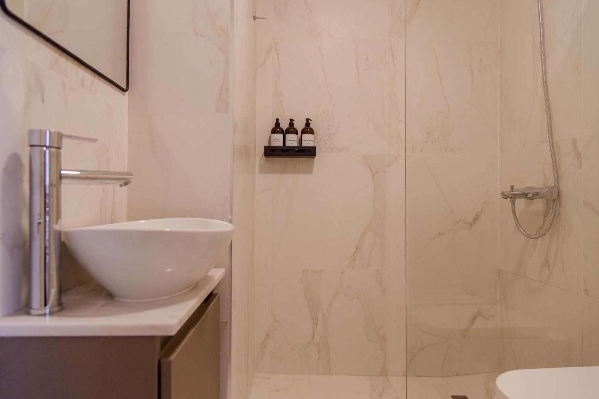 Clavel Incredible Studio