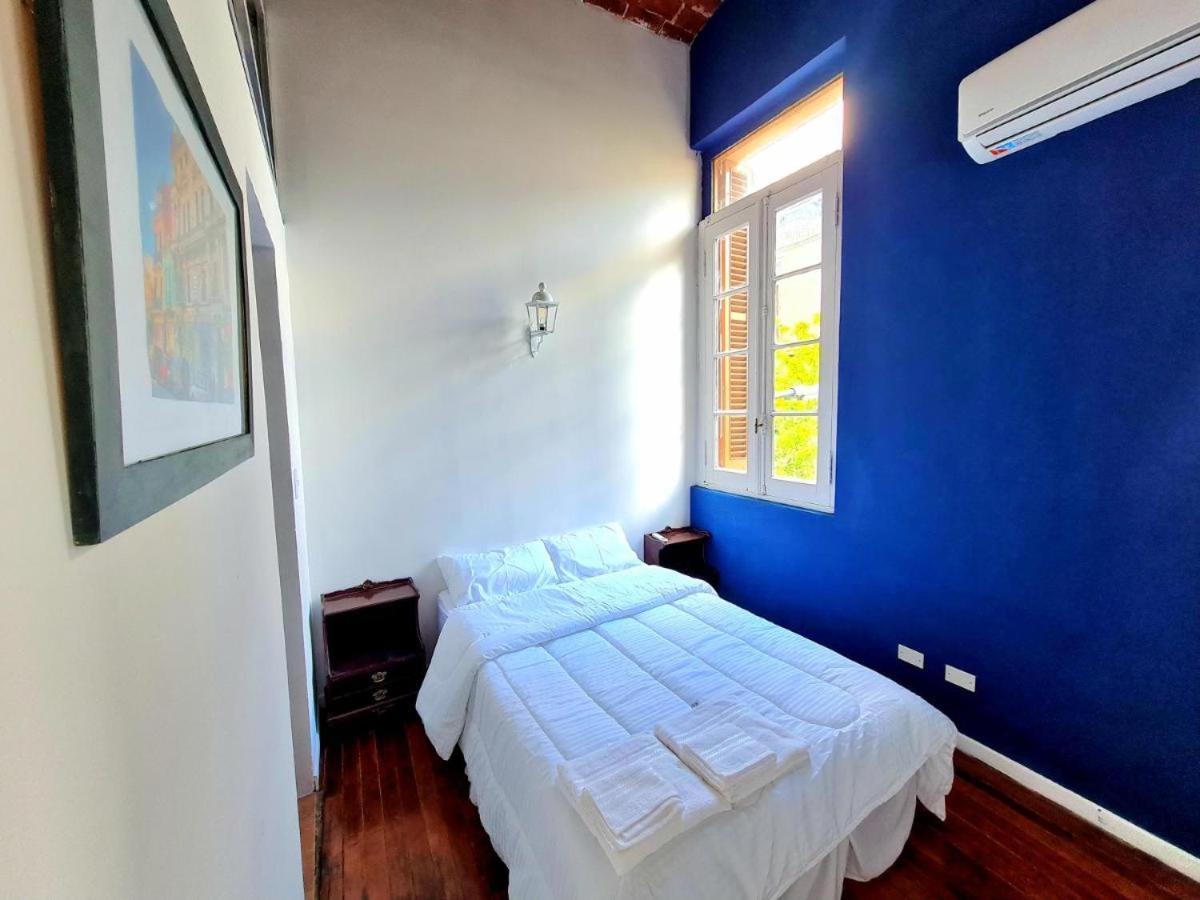 Hostal Blue Ba *