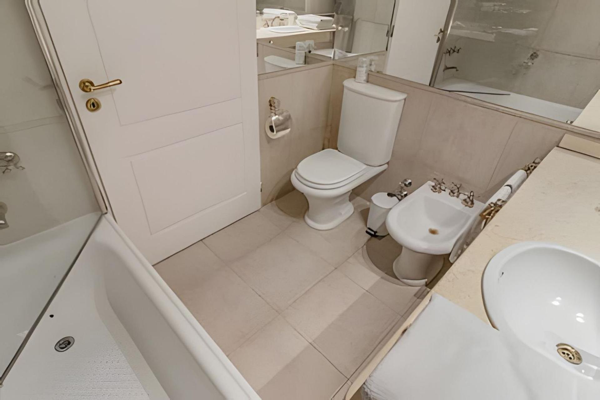 Apartamento Arenales: Modernos Con Piscina Y Seguridad 24hs. En Recoleta