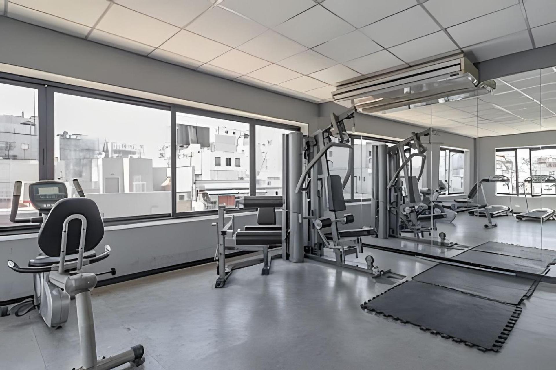 Arenales: Modernos Con Piscina Y Seguridad 24hs. En Recoleta Apartamento