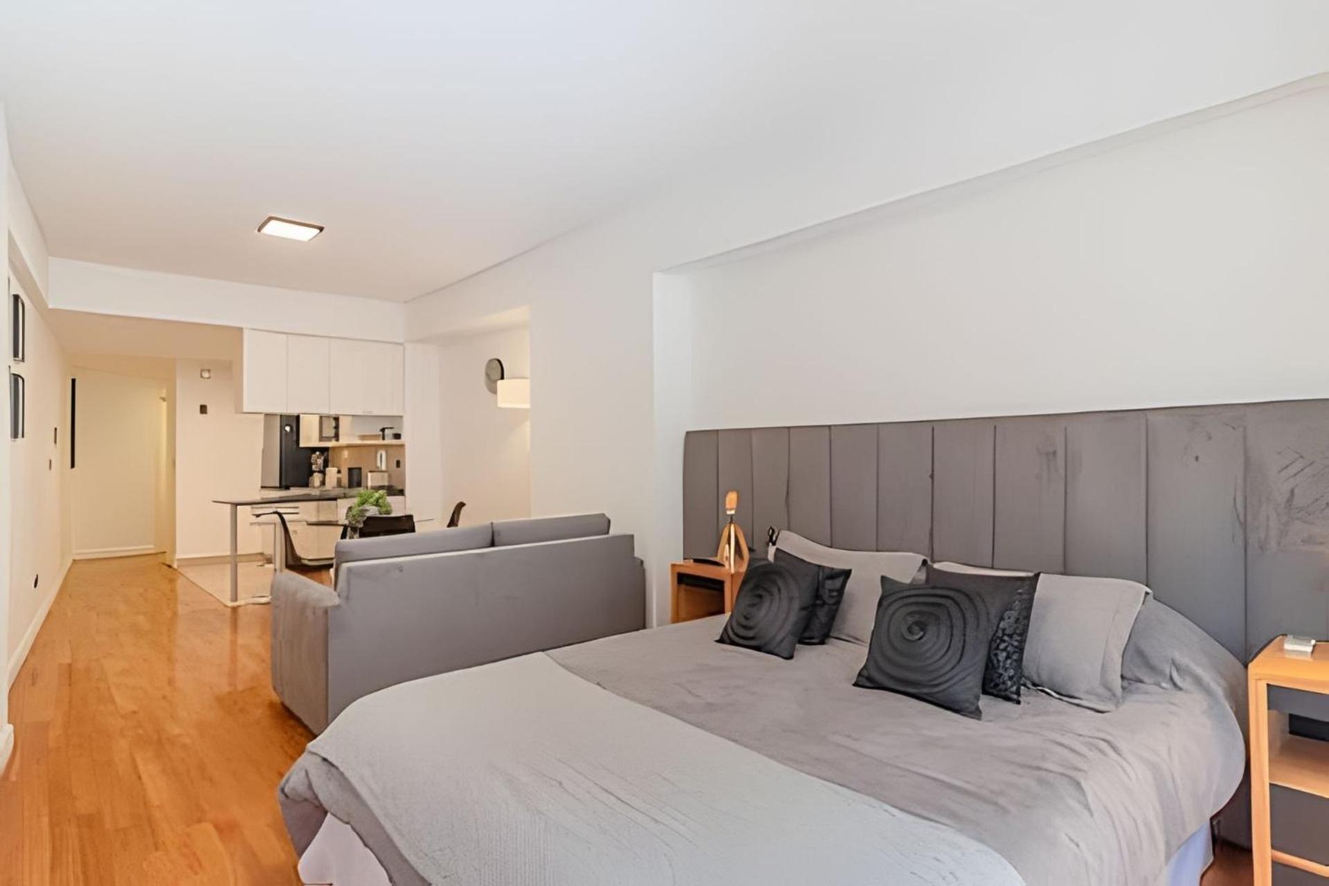 Arenales: Modernos Con Piscina Y Seguridad 24hs. En Recoleta Apartamento *