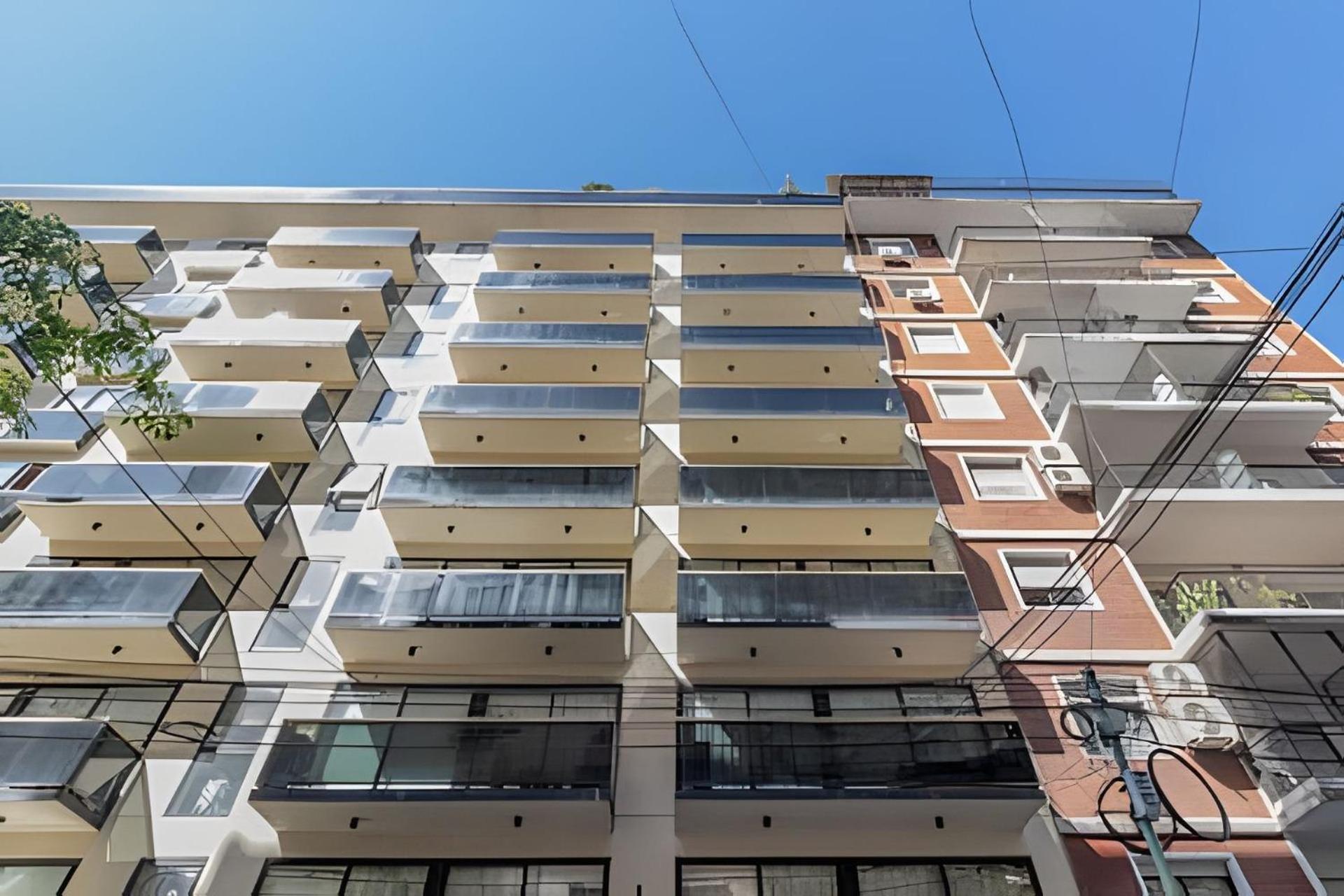 Arenales: Modernos Con Piscina Y Seguridad 24hs. En Recoleta Apartamento *