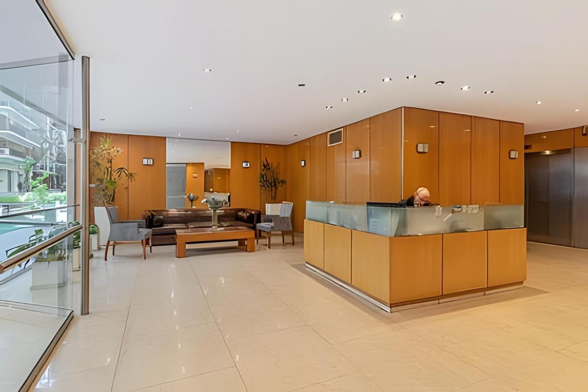 Arenales: Modernos Con Piscina Y Seguridad 24hs. En Recoleta Apartamento