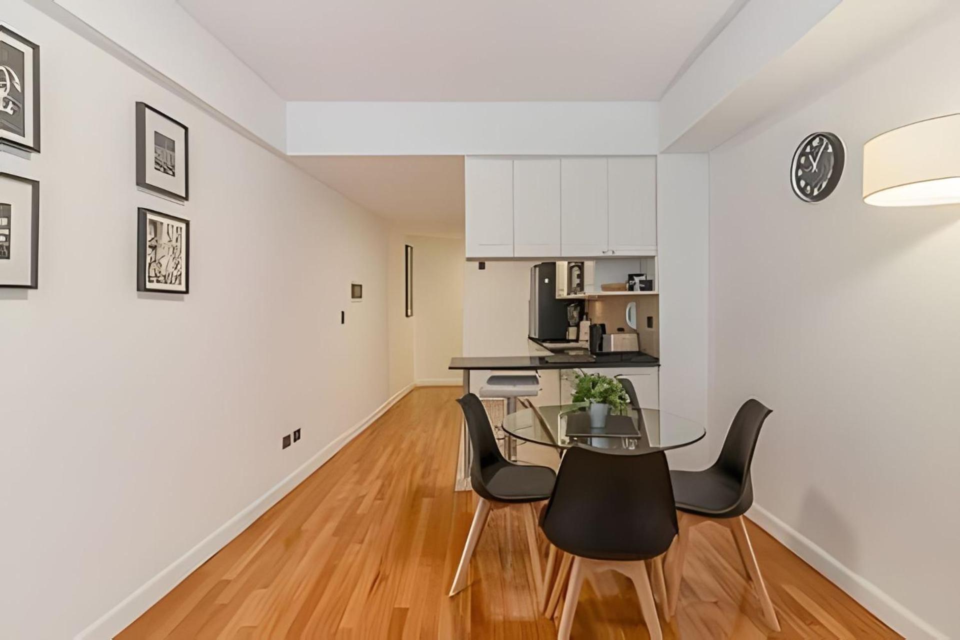 Arenales: Modernos Con Piscina Y Seguridad 24hs. En Recoleta Apartamento