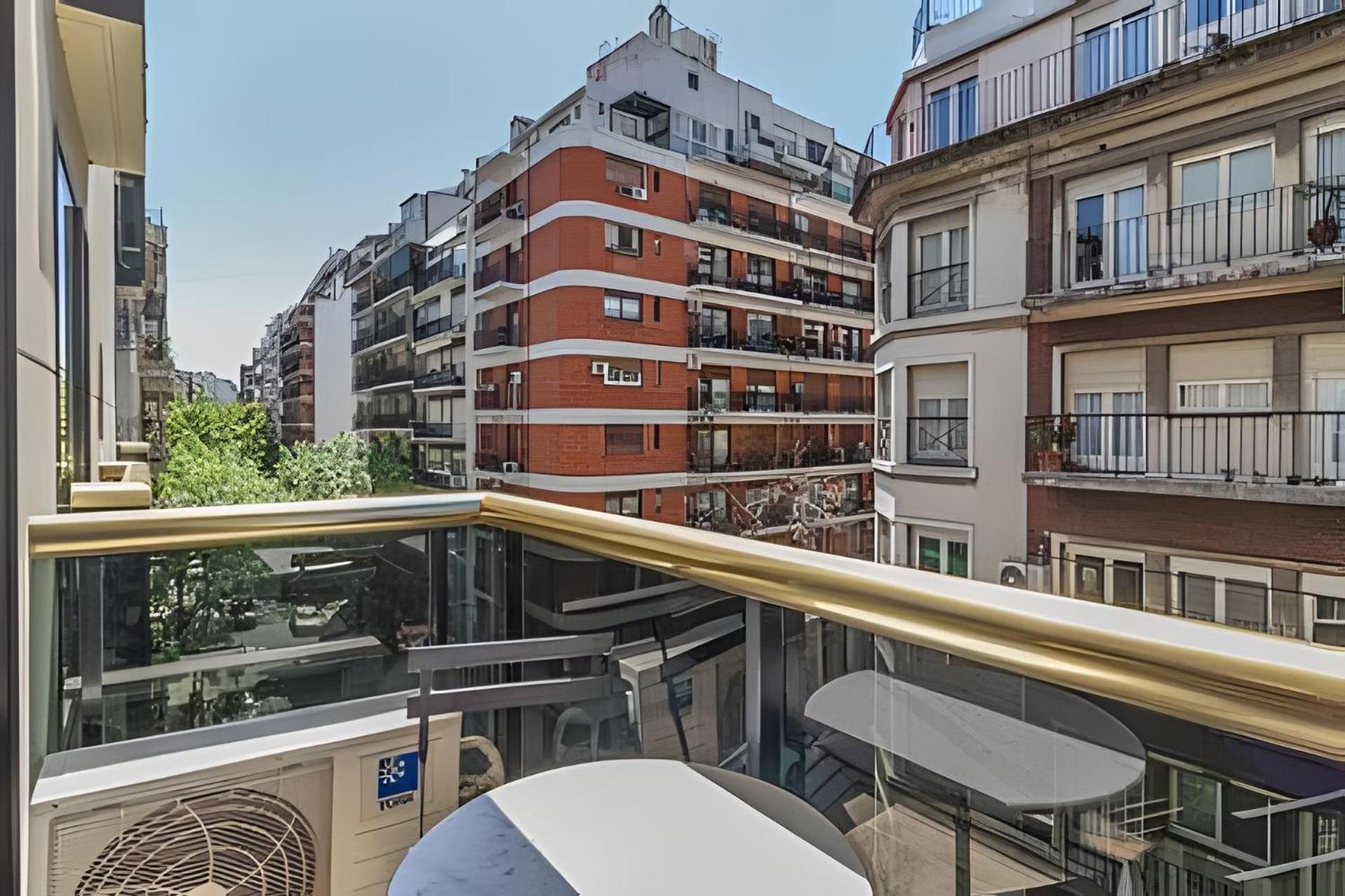 Arenales: Modernos Con Piscina Y Seguridad 24hs. En Recoleta Apartamento *