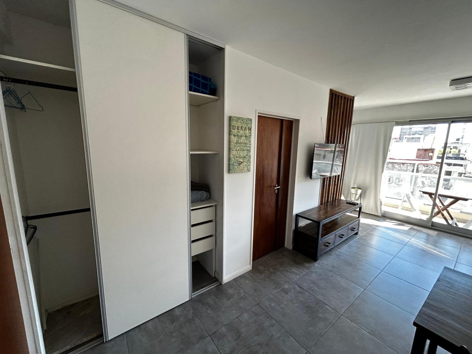 Comodo Y Luminoso Monoambiente Dividido A Estrenar, 3 Pax *