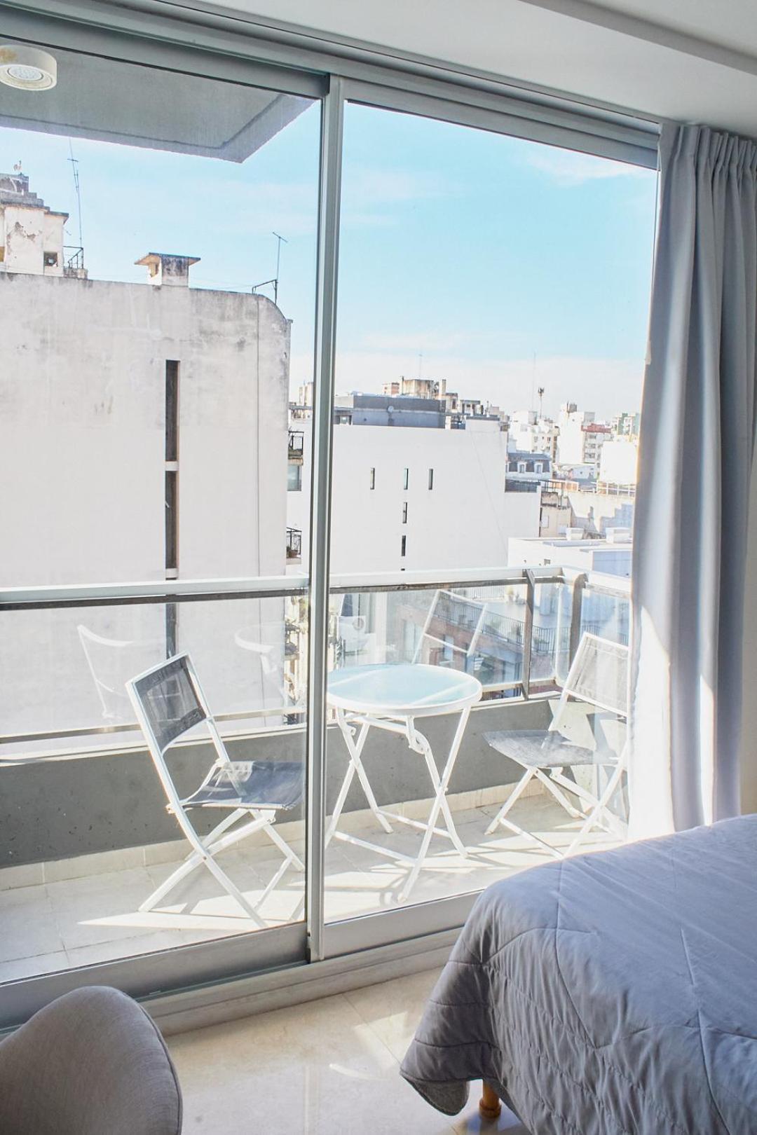 Apartamento Departamento Amplio Piso Alto Balcon Muy Luminoso En San Telmo 93