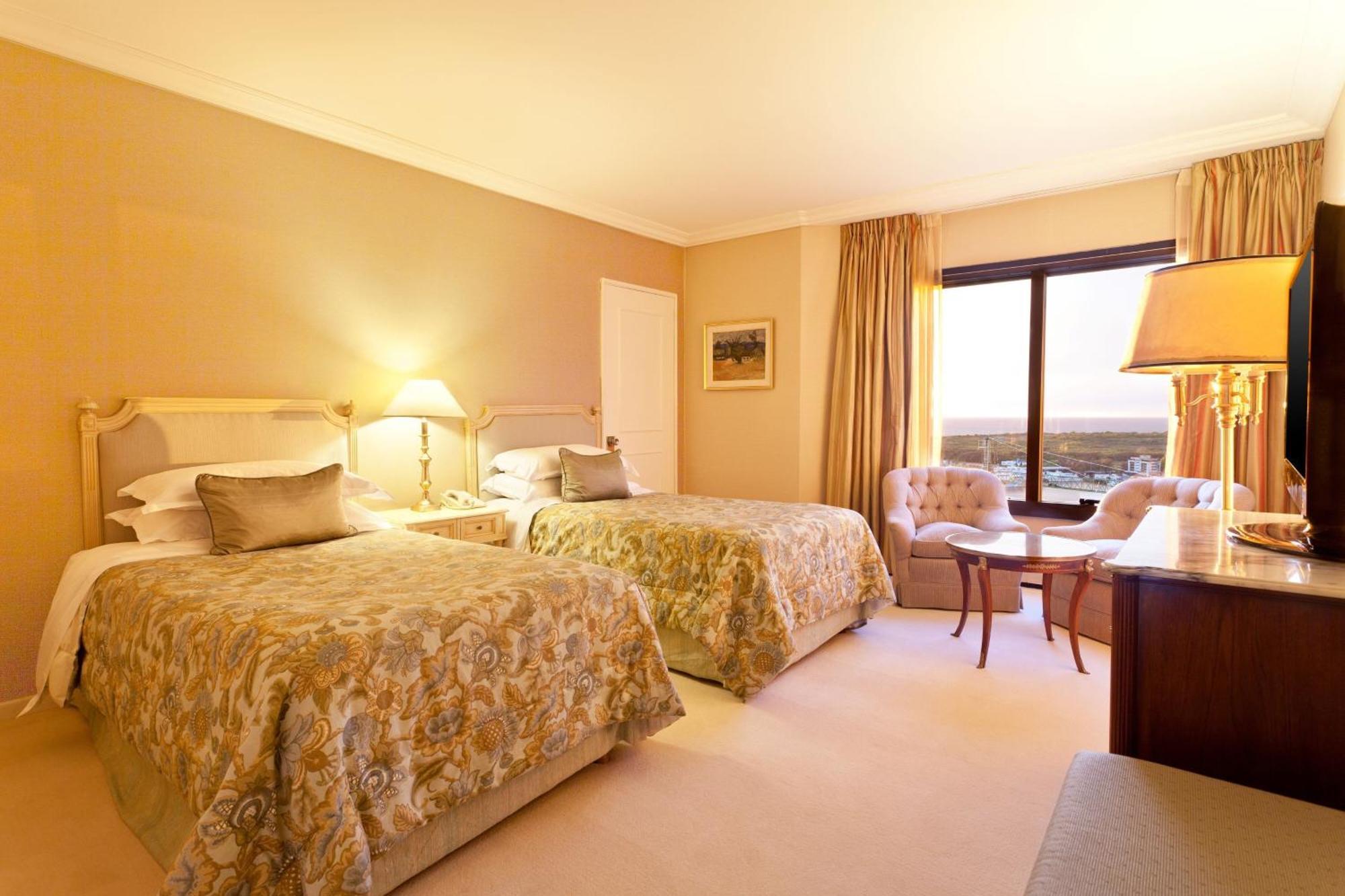 Sheraton Hotel&convention Center 5*