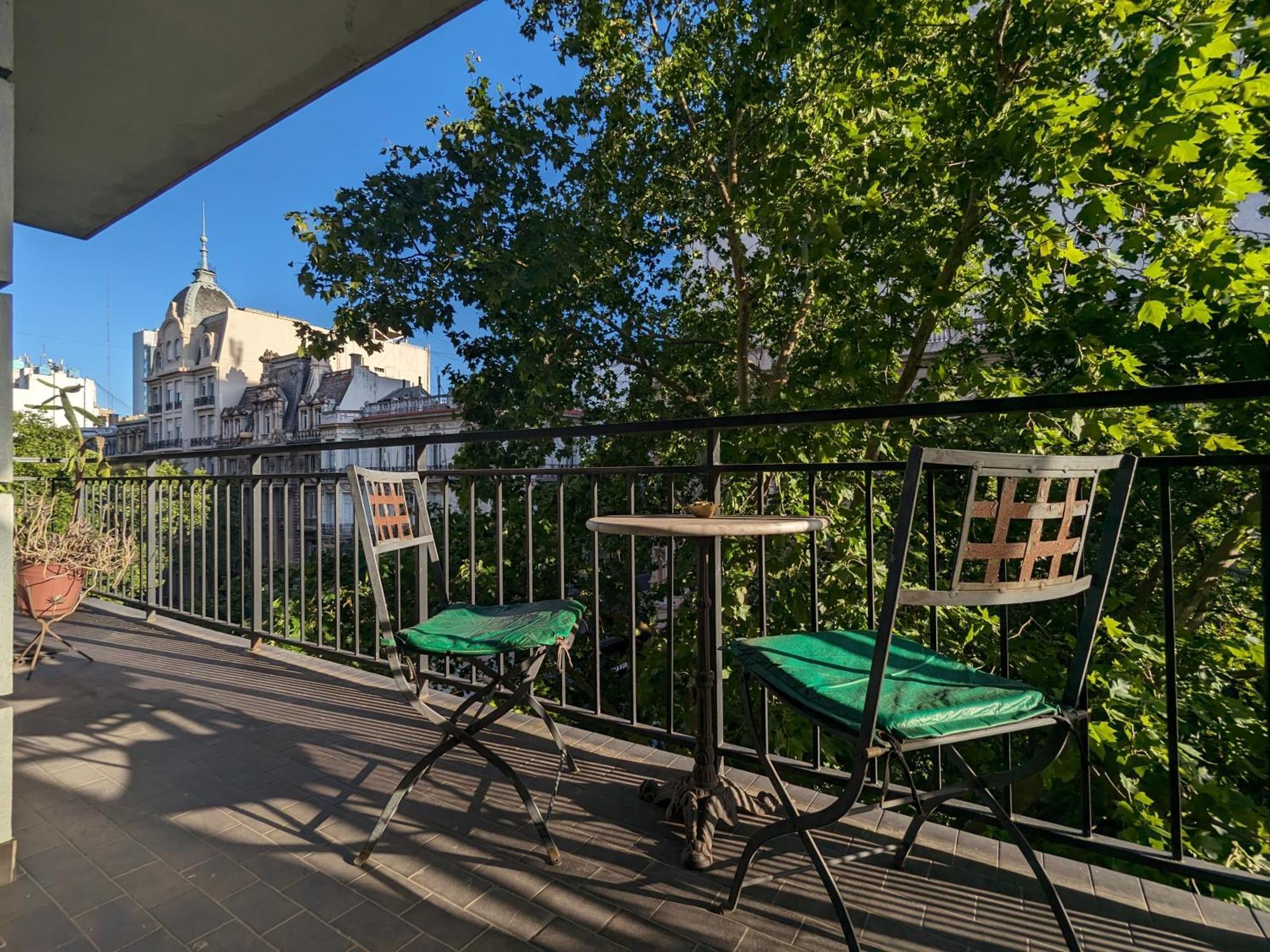 Apartamento Location In - 2 Bdrm Appt *