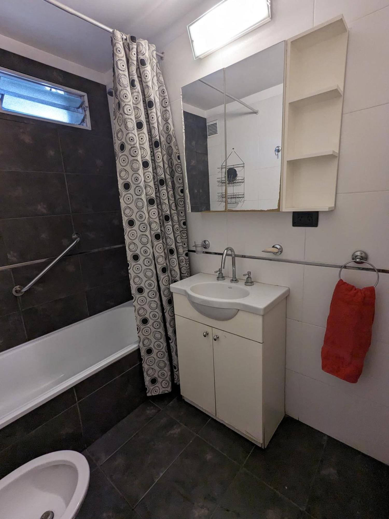 Apartamento Location In - 2 Bdrm Appt