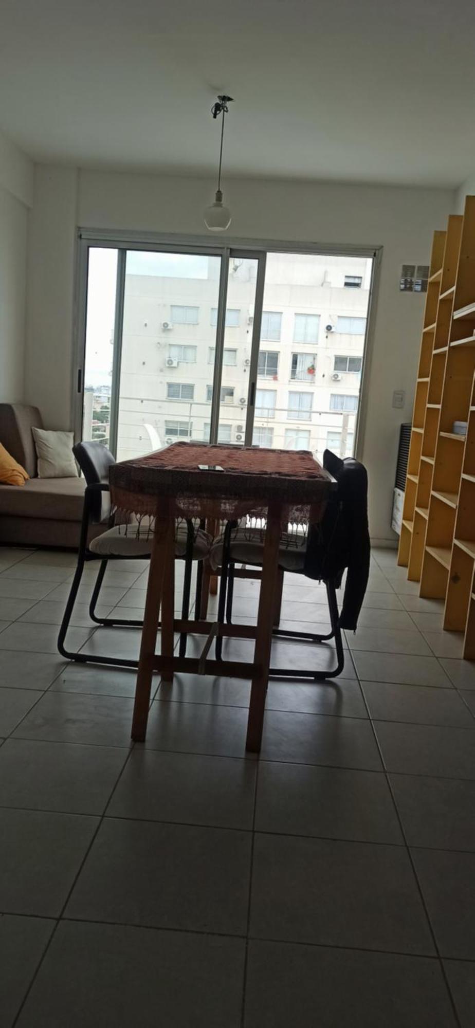 Luminoso Estudio De Dos Ambientes Apartamento