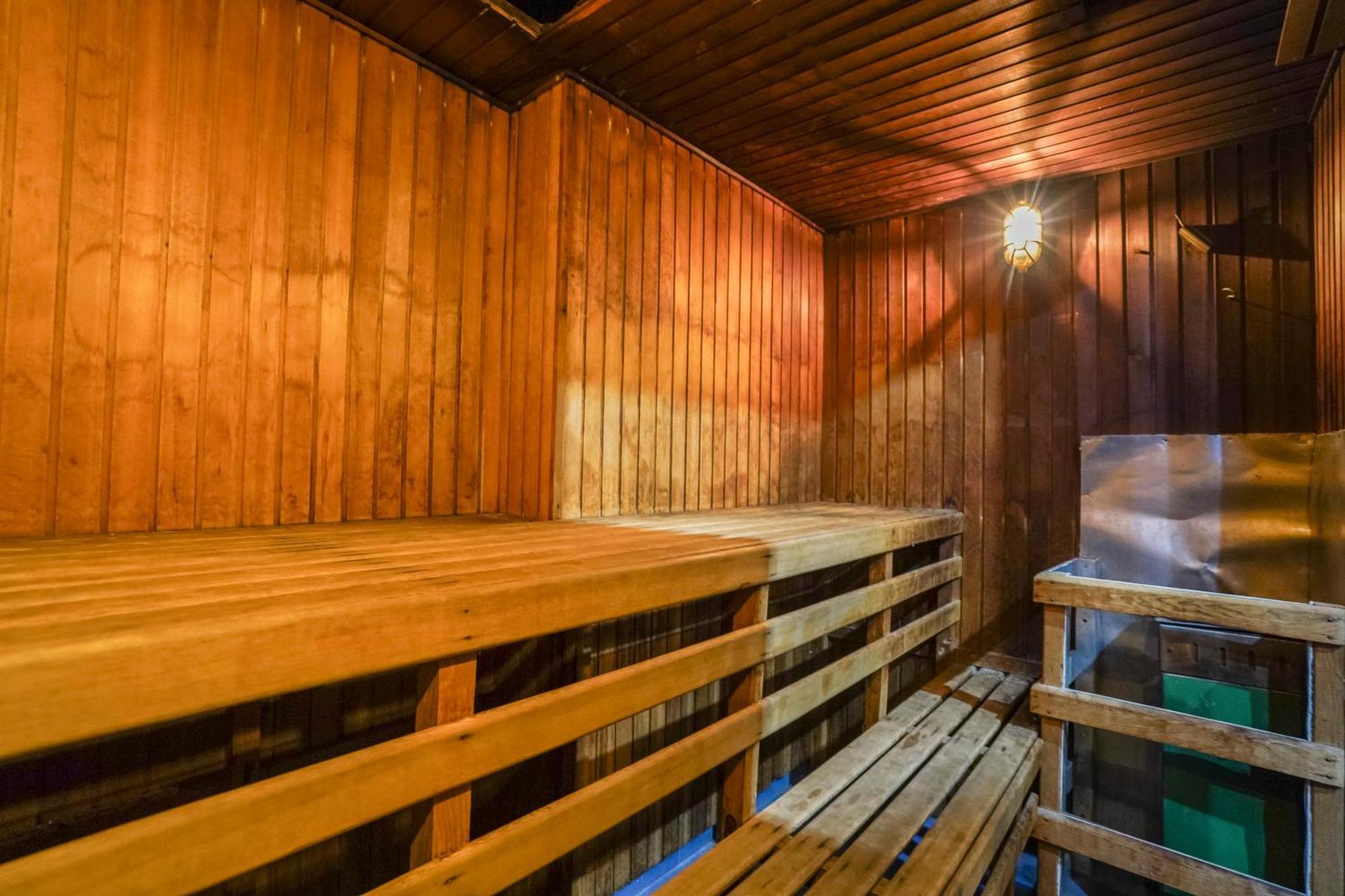 Exclusivos Con Piscina Y Sauna En El Corazon De *