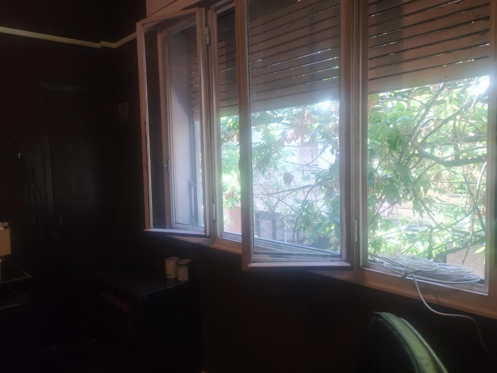 Apartamento Departamento Con Balcon Al Frente 5 Ambientes Y Jardin *