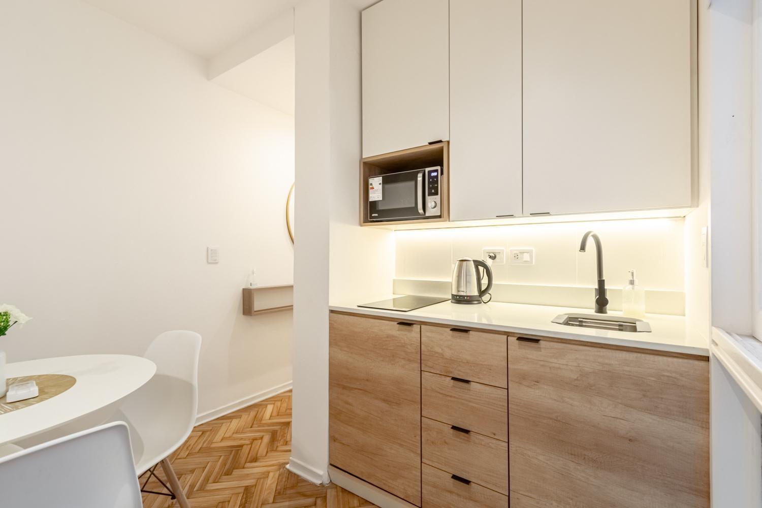 Elegante Departamento Ubicado En La Mejor Zona De Recoleta Sobre La Calle Parana 1019 Apartamento *
