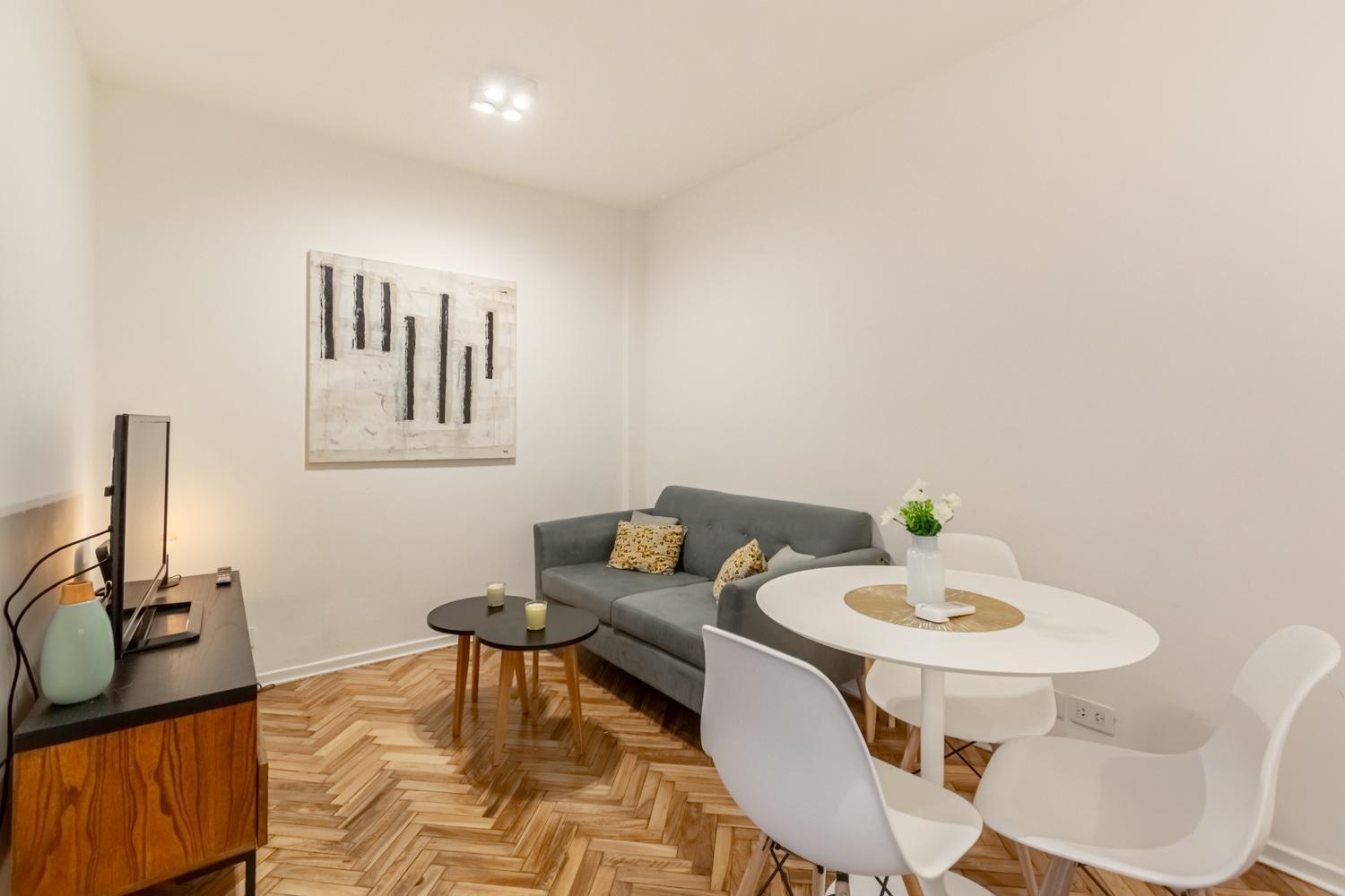 Apartamento Elegante Departamento Ubicado En La Mejor Zona De Recoleta Sobre La Calle Parana 1019