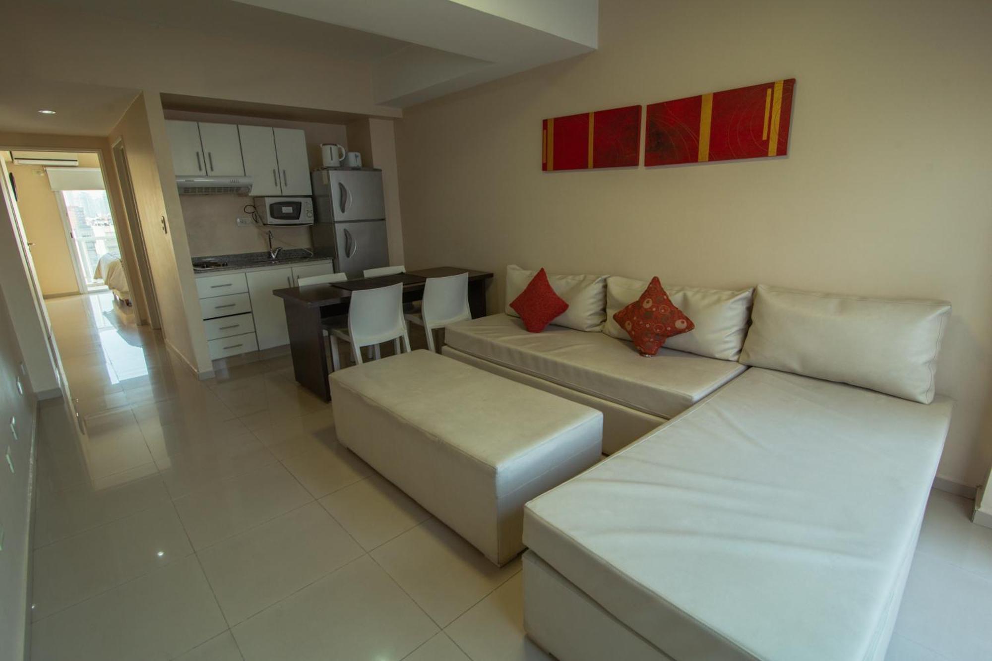 Isi Baires Apartahotel 3*