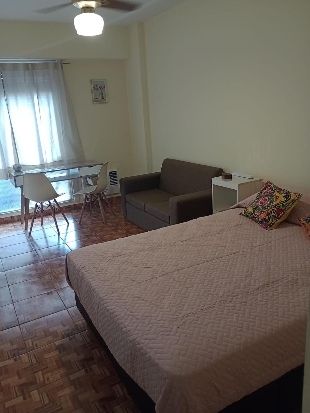Centro ,comodo Monoambiente Sobre Avenida Callao