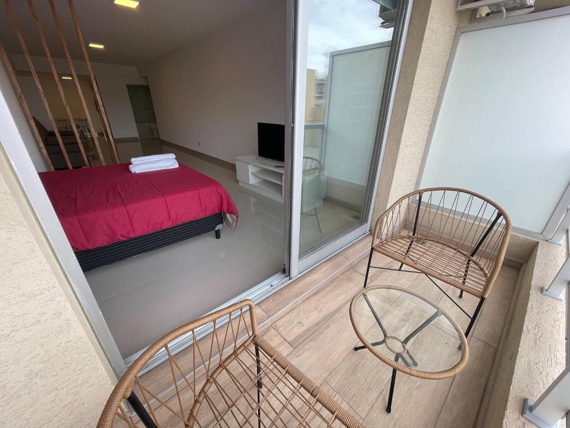 In San Telmo - Paseo De La Cisterna Apartamento