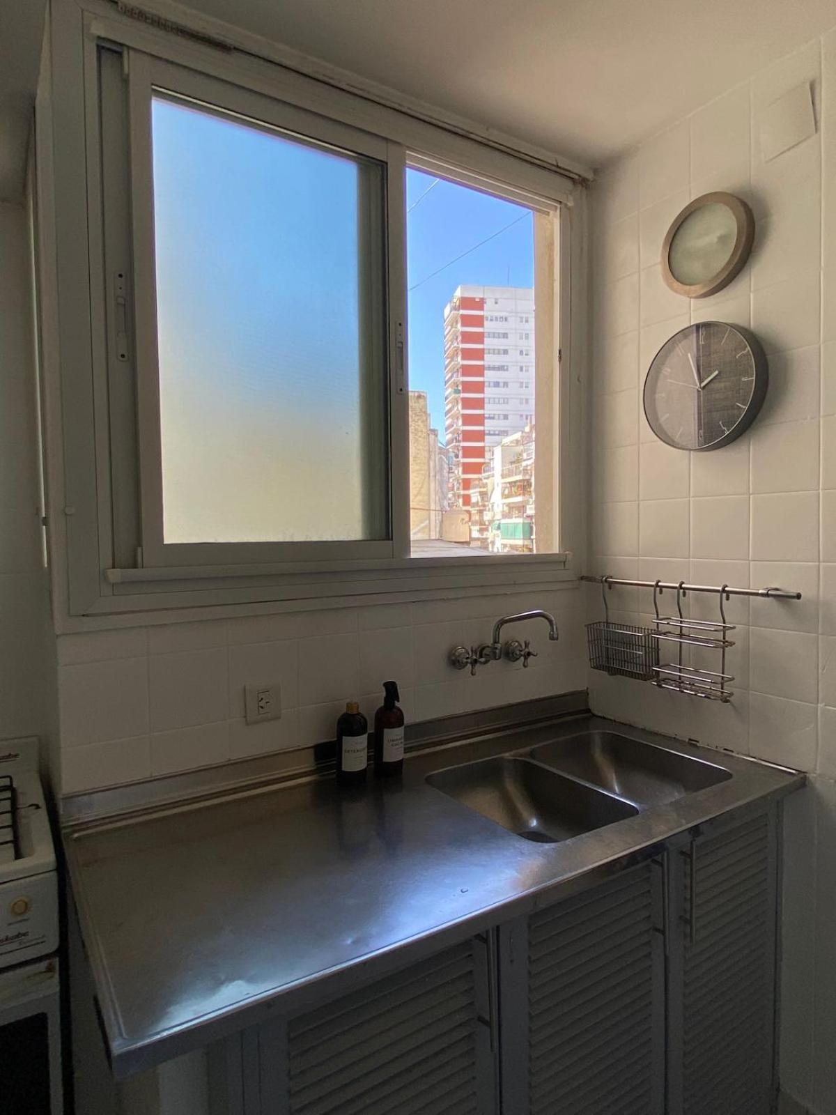 Piso Luminoso Y Amplio En Recoleta Apartamento *