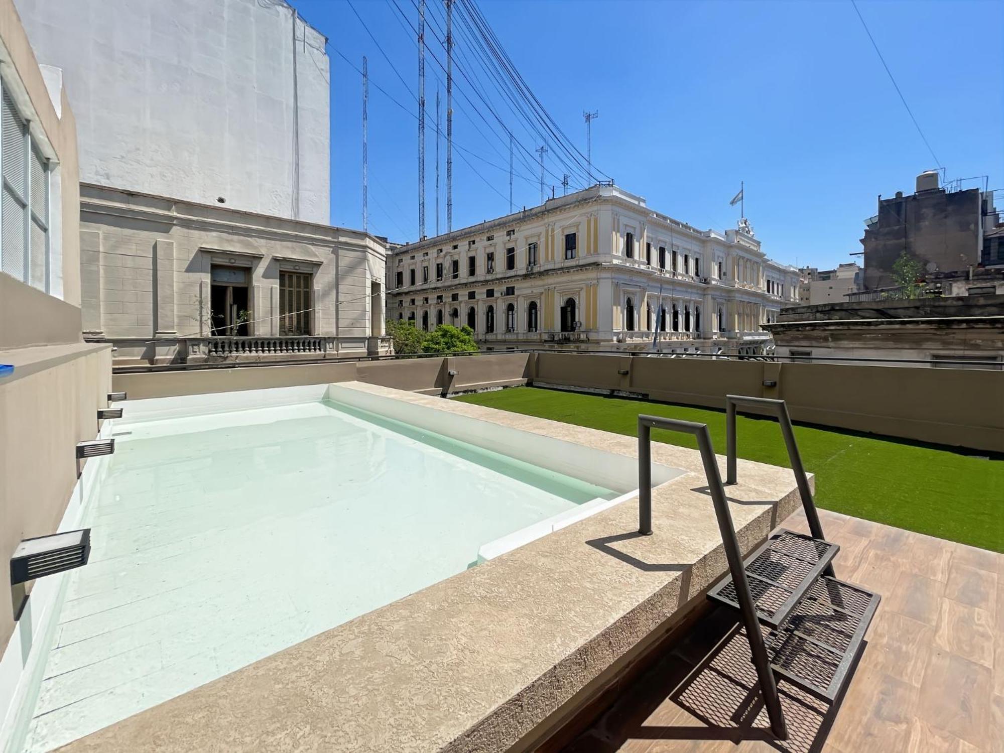 Modern With Amenities In The Heart Of The -u9