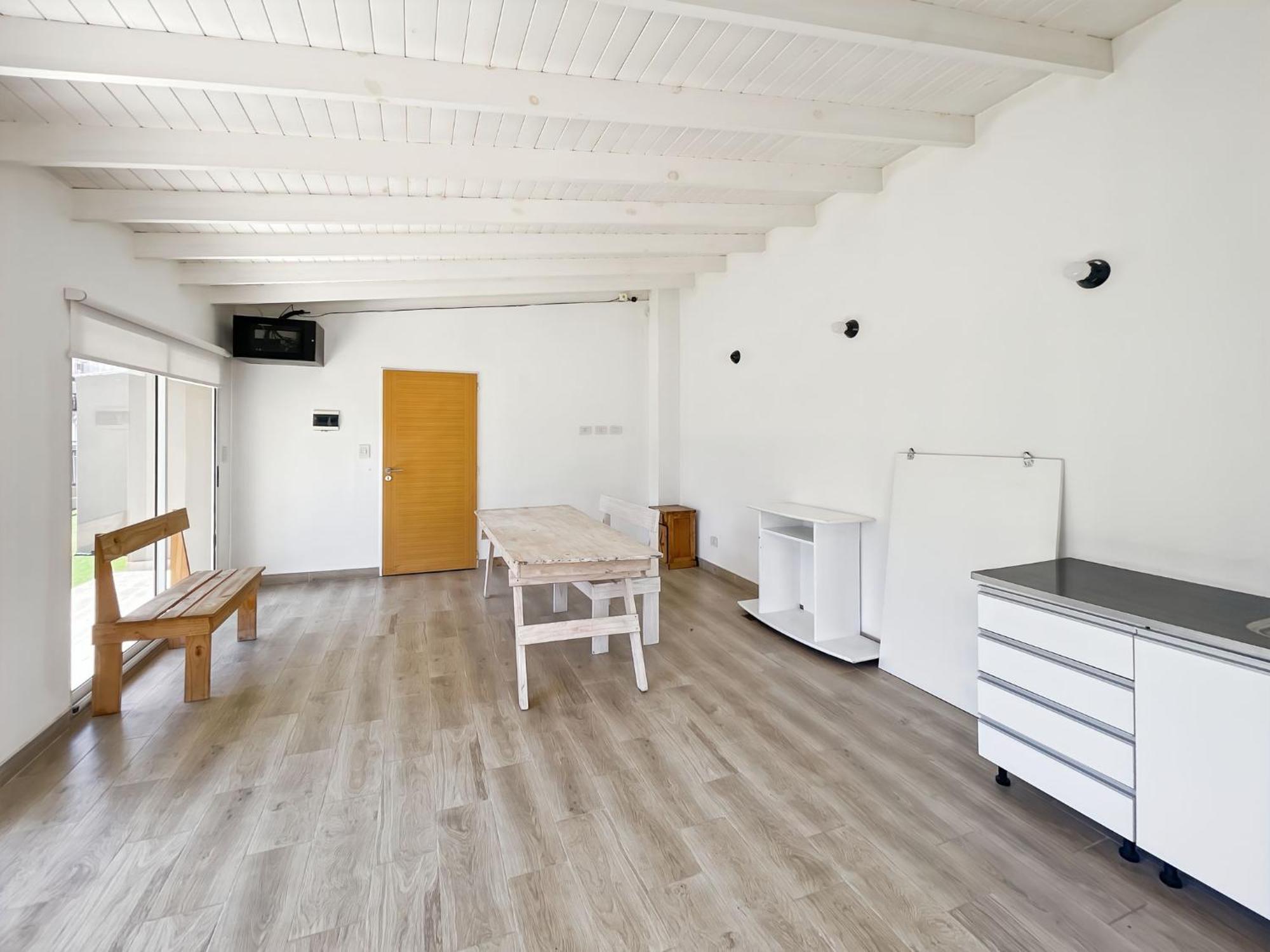 Modern With Amenities In The Heart Of The -u9 *