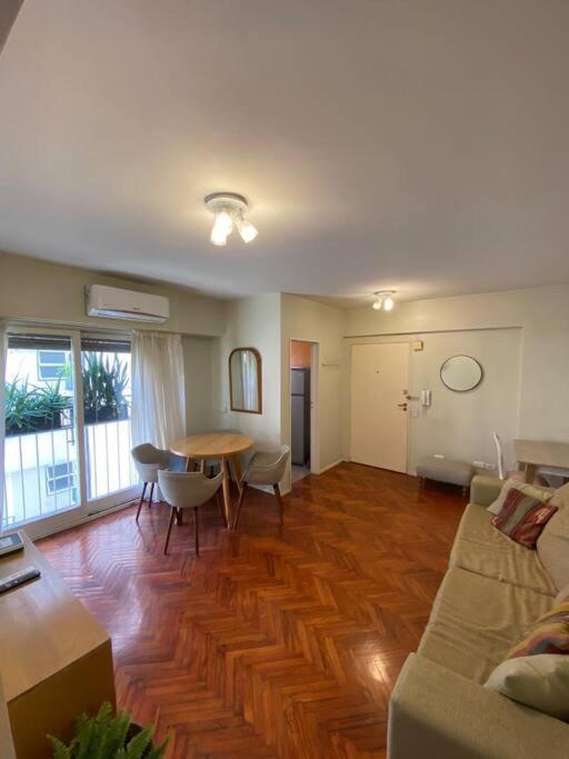 Cozy In Area Of Recoleta *
