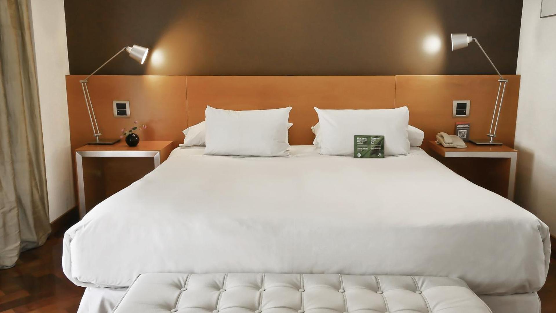 725 Continental Hotel