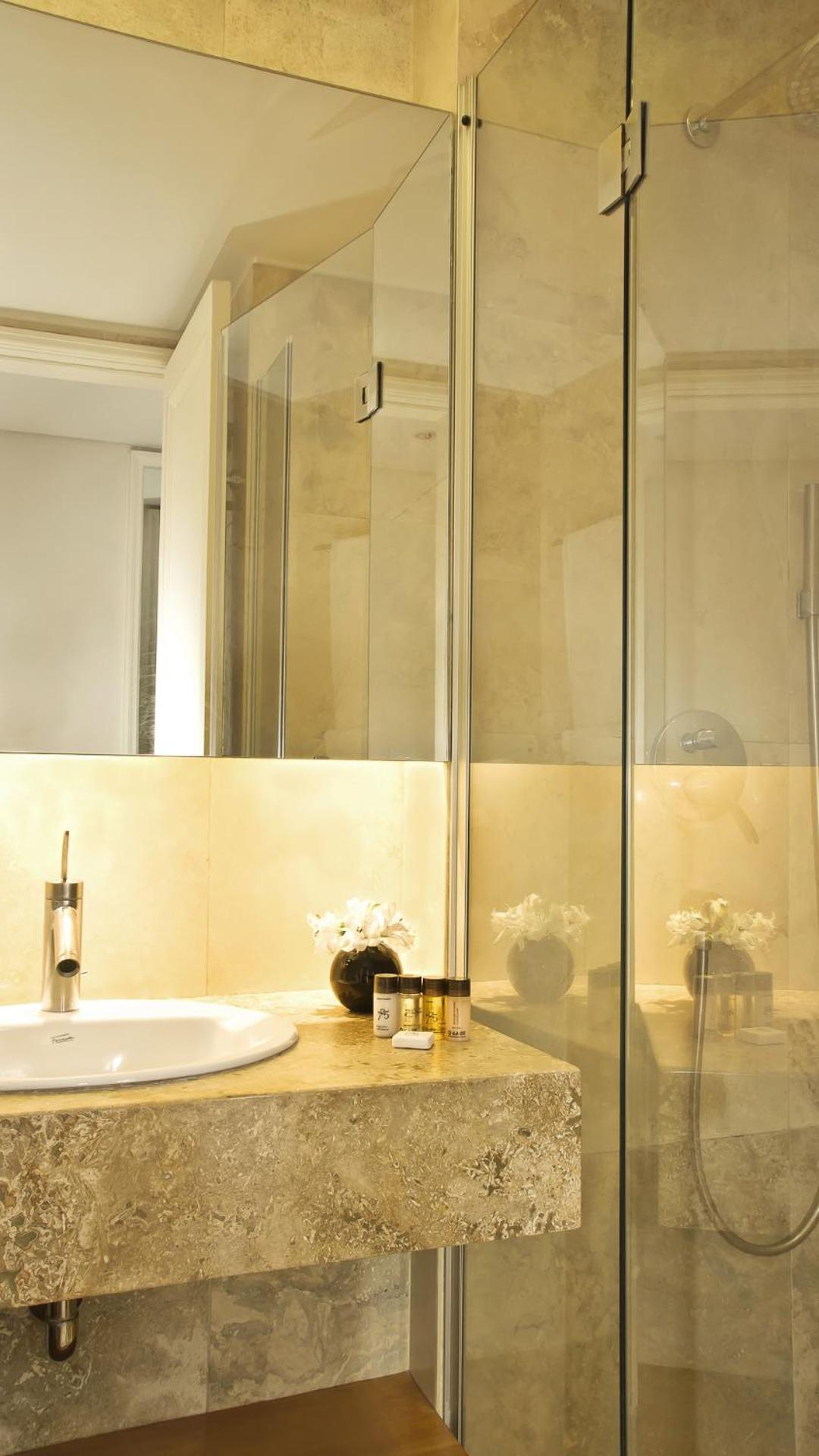 725 Continental Hotel 5*