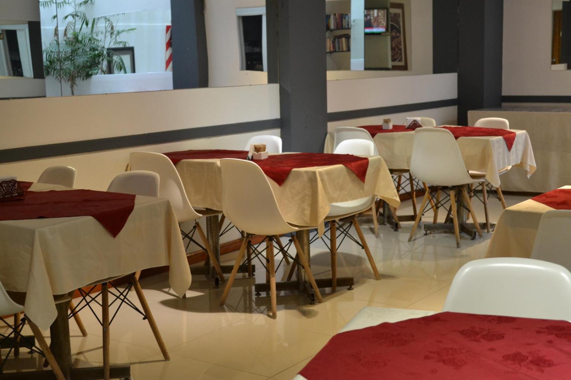 Alpino Hotel