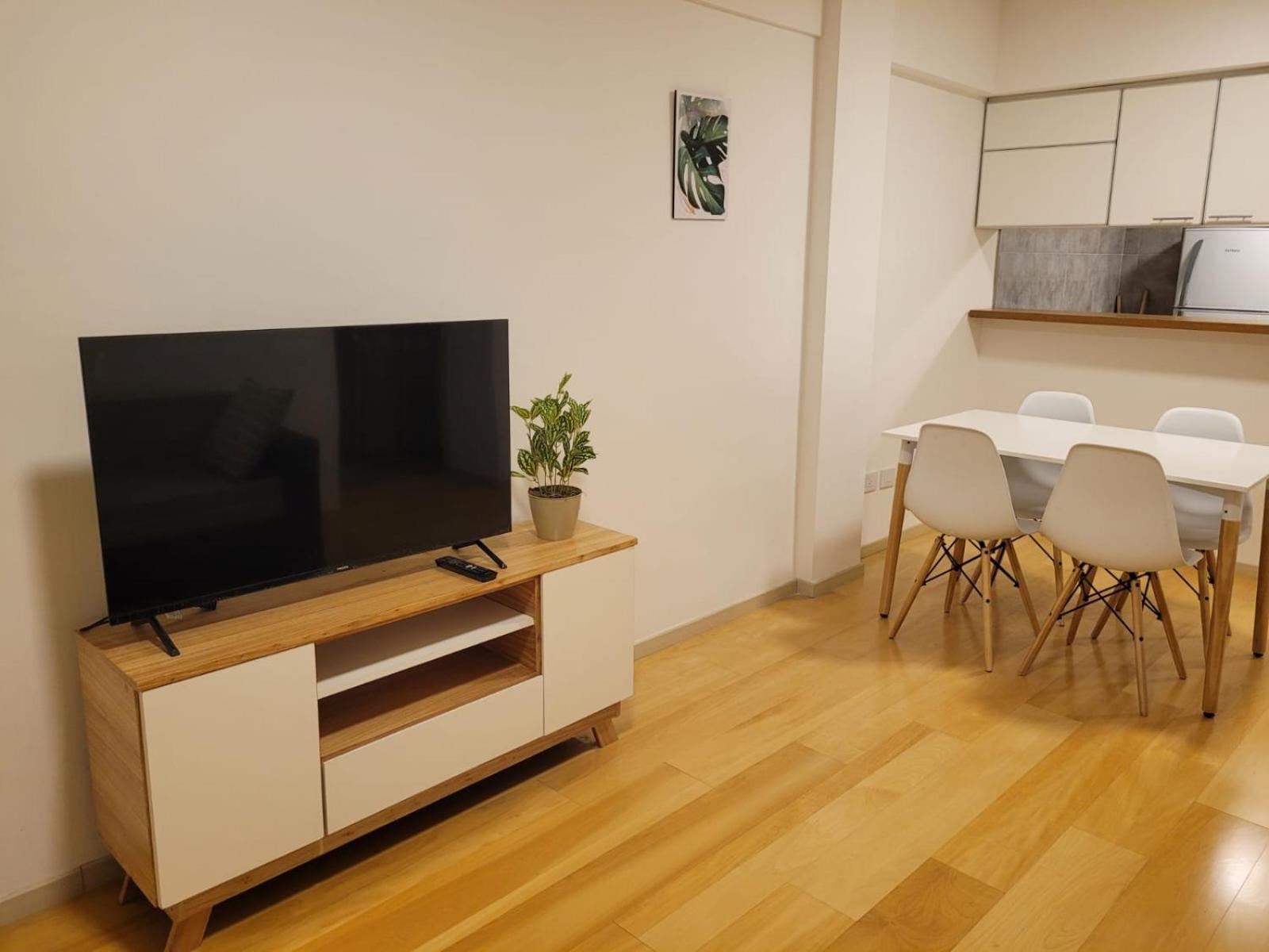 Apartment Paraguay Y Julian Alvarez 2c