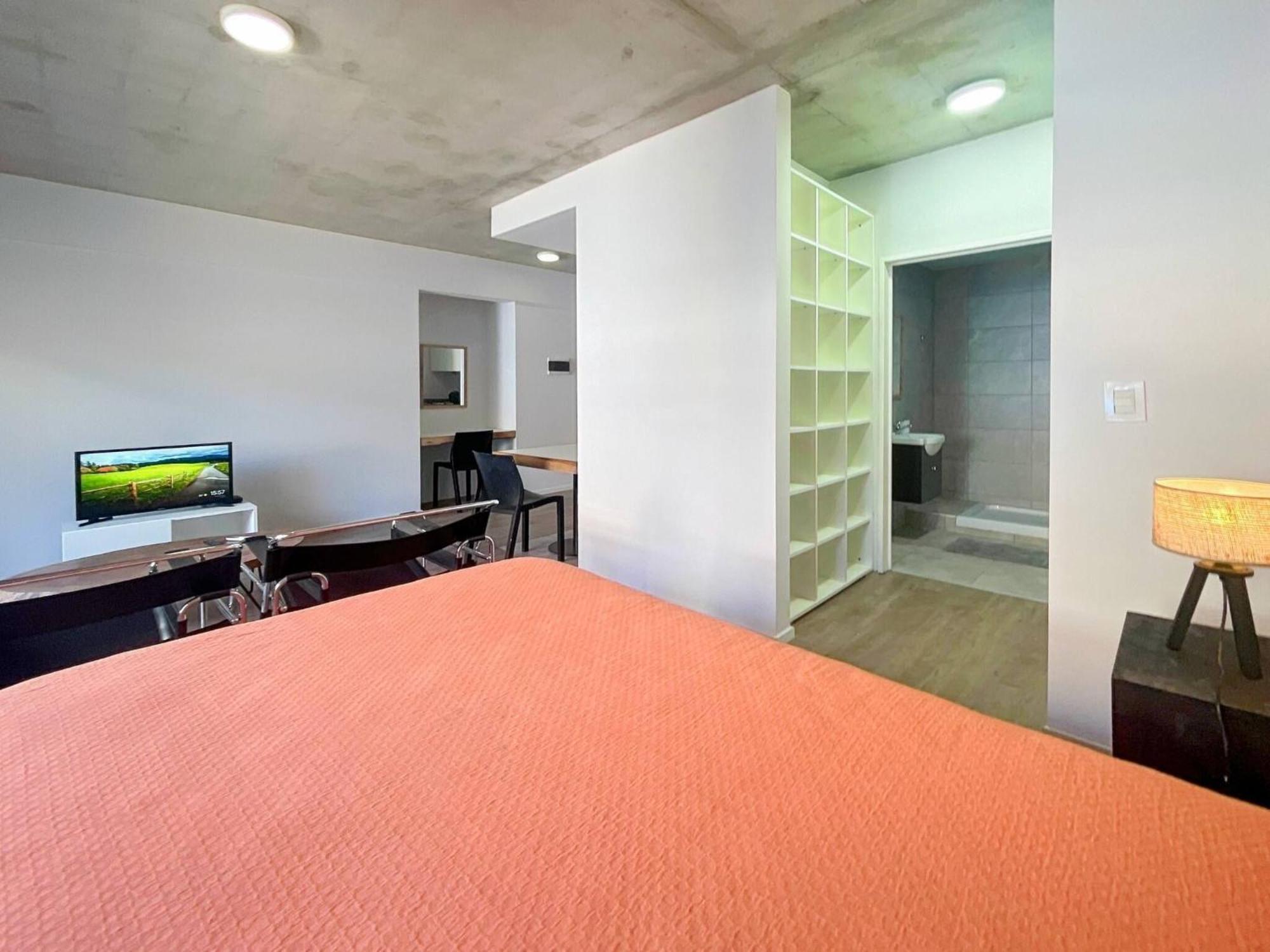Charming In The Heart Of La Boca - Caminito