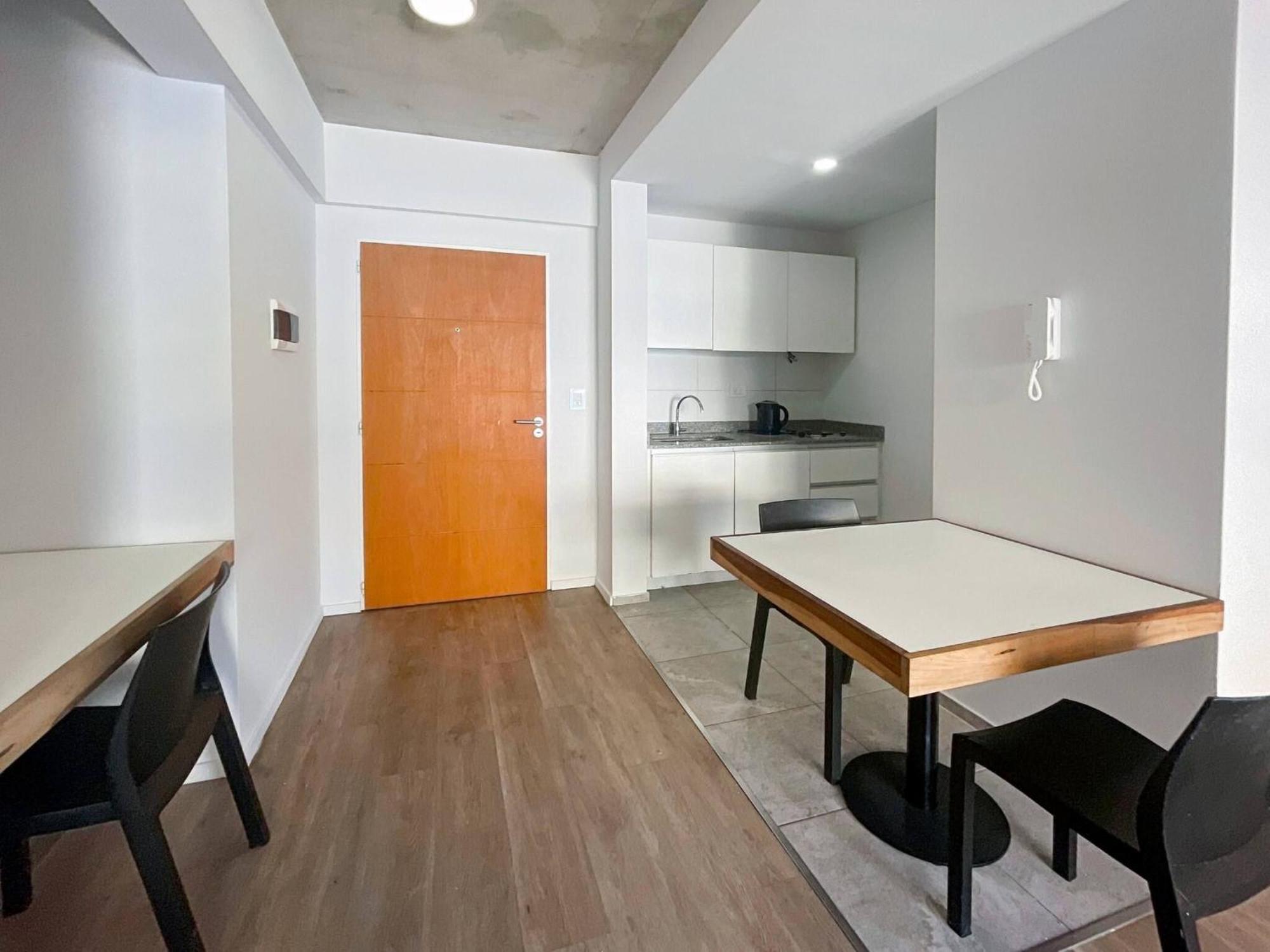 Charming In The Heart Of La Boca - Caminito