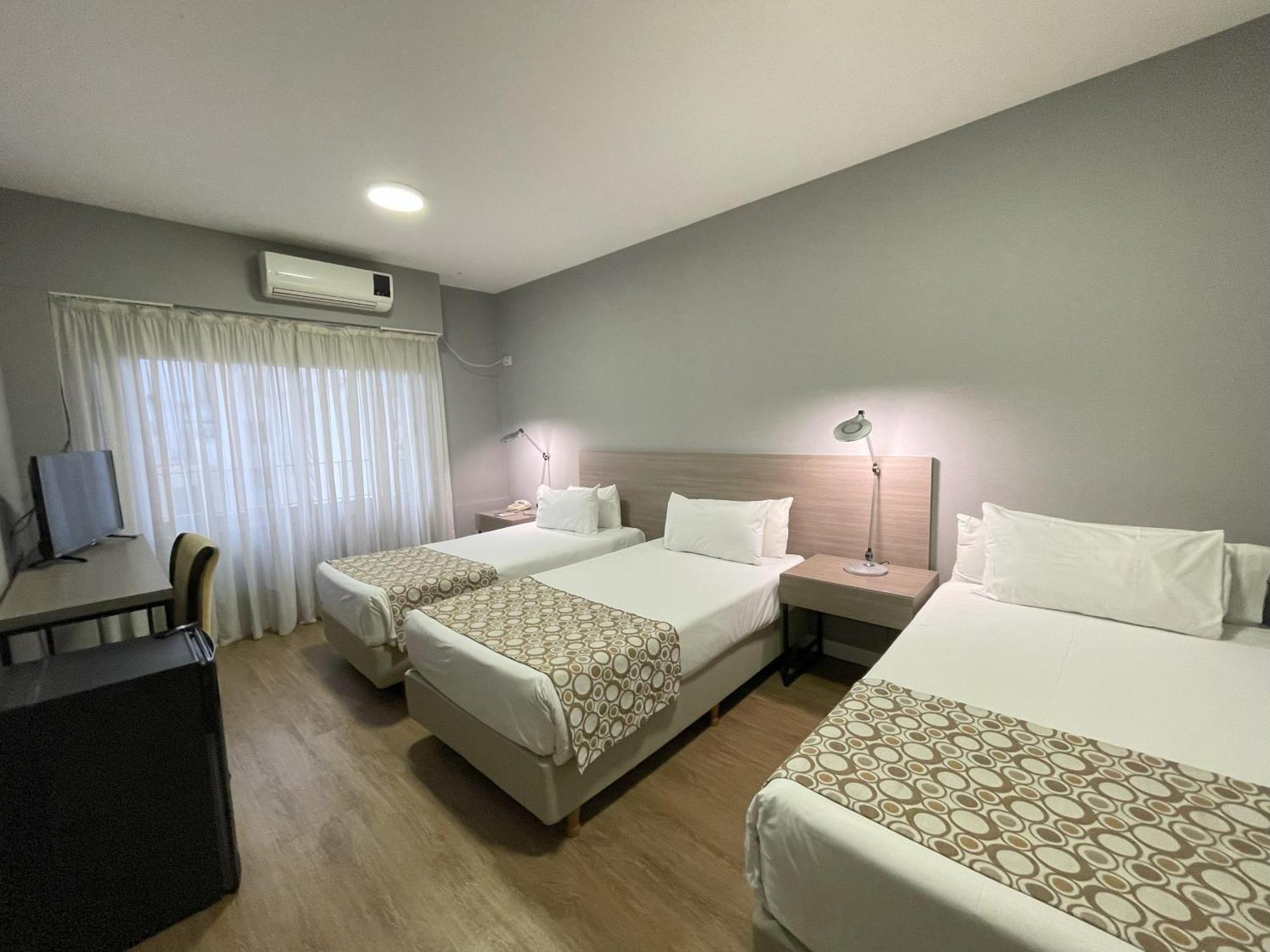 Hotel 8 De Octubre 3*